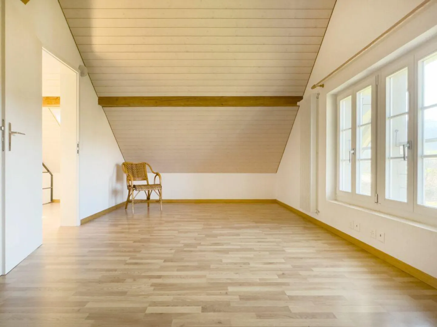 Nur 18 Minuten von Bern entfernt! Sonniges Riegelhaus mit grosser Terrasse und schönem Umschwung - Foto 16 von 30