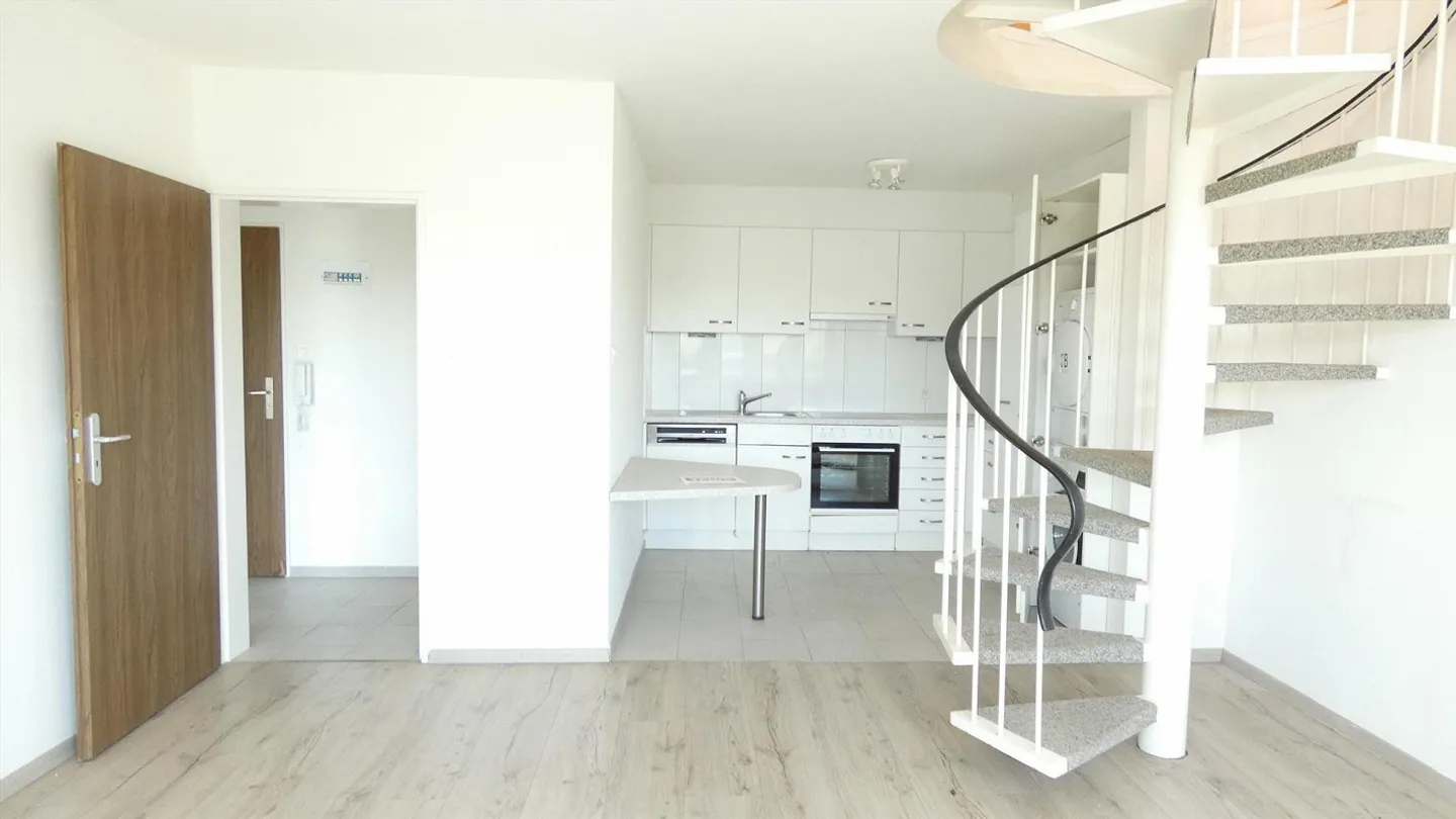 Charming 3-room apartment in Basel - Photo 1 of 9