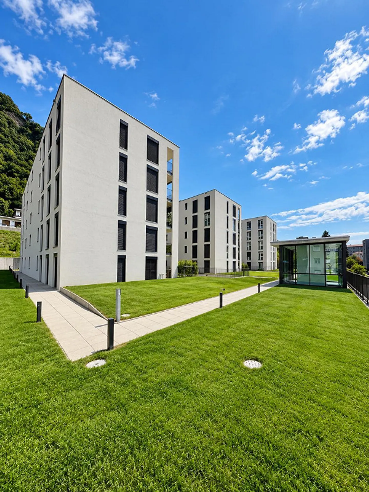 MENDRISIO | 2.5 ROOMS WITH VERANDA AND PRIVATE GARDEN PLUS PARKING SPACE - Photo 10 of 20