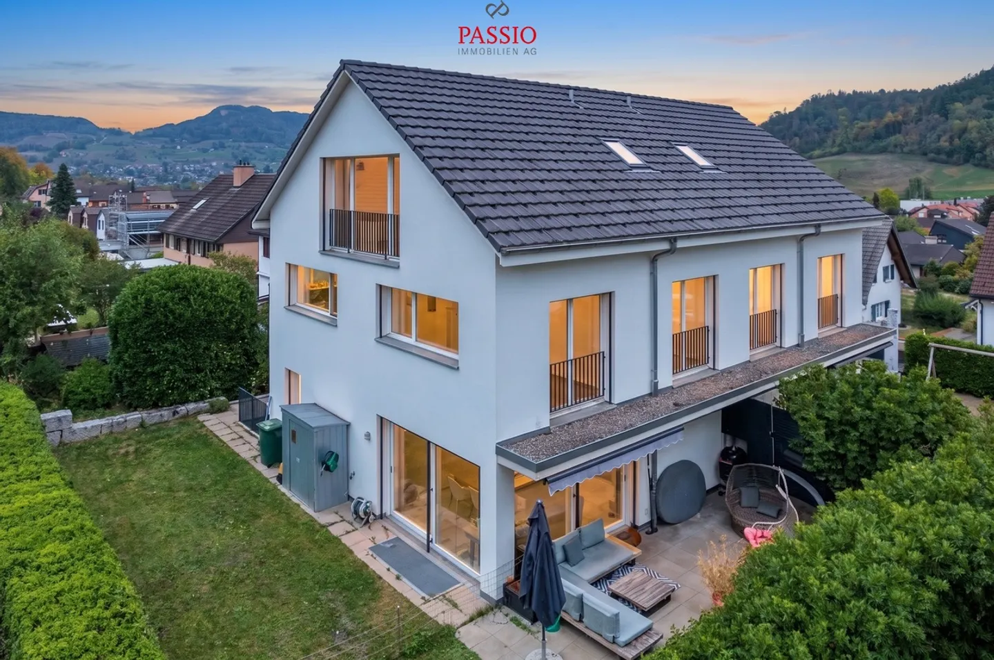 Moderne Doppelhaushälfte in Zunzgen - Foto 1 von 34