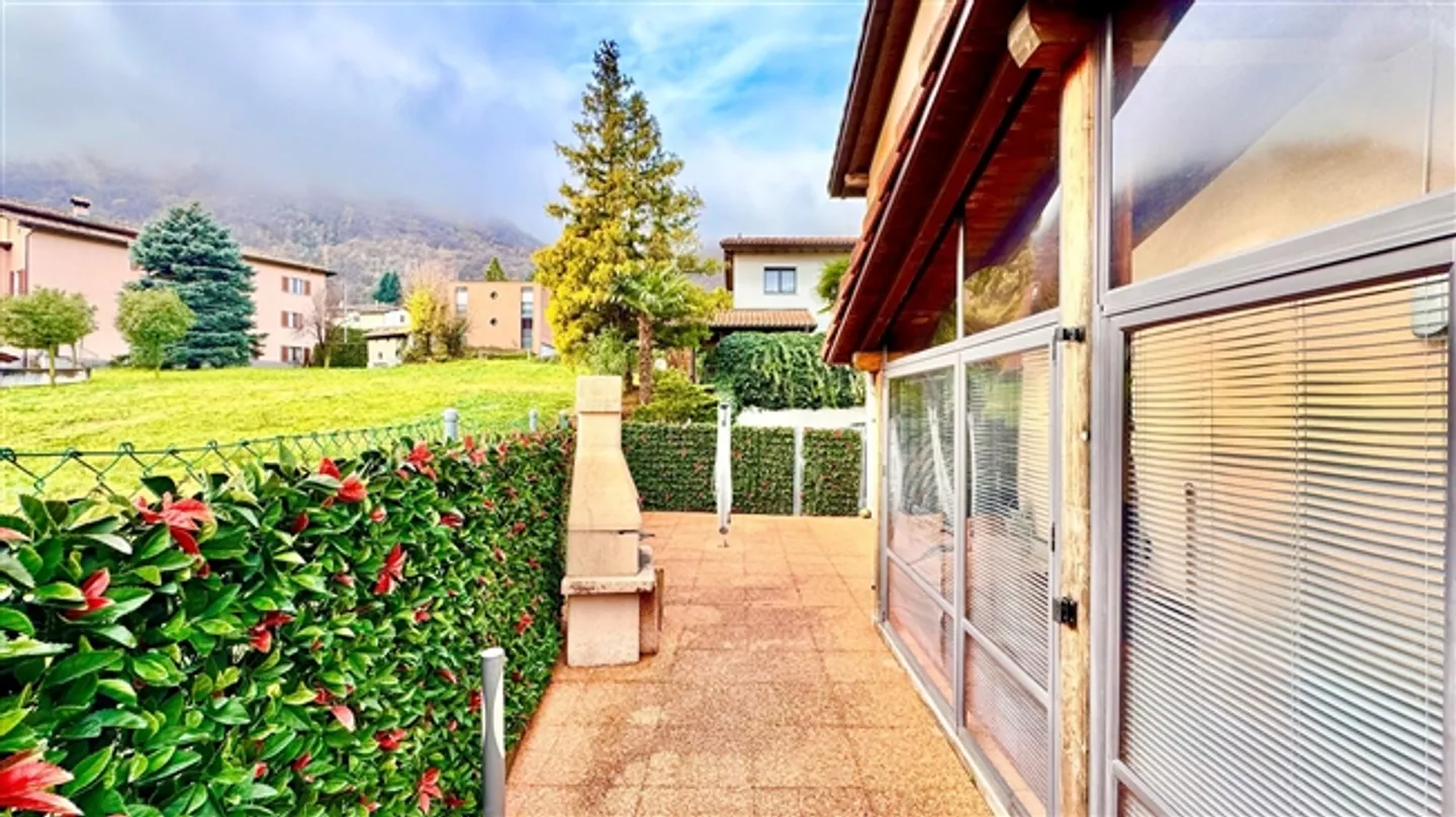 SINGLE FAMILY HOUSE 6.5 ROOMS - COVERED VERANDA - 4 PARKING SPACES - Photo 5 of 20