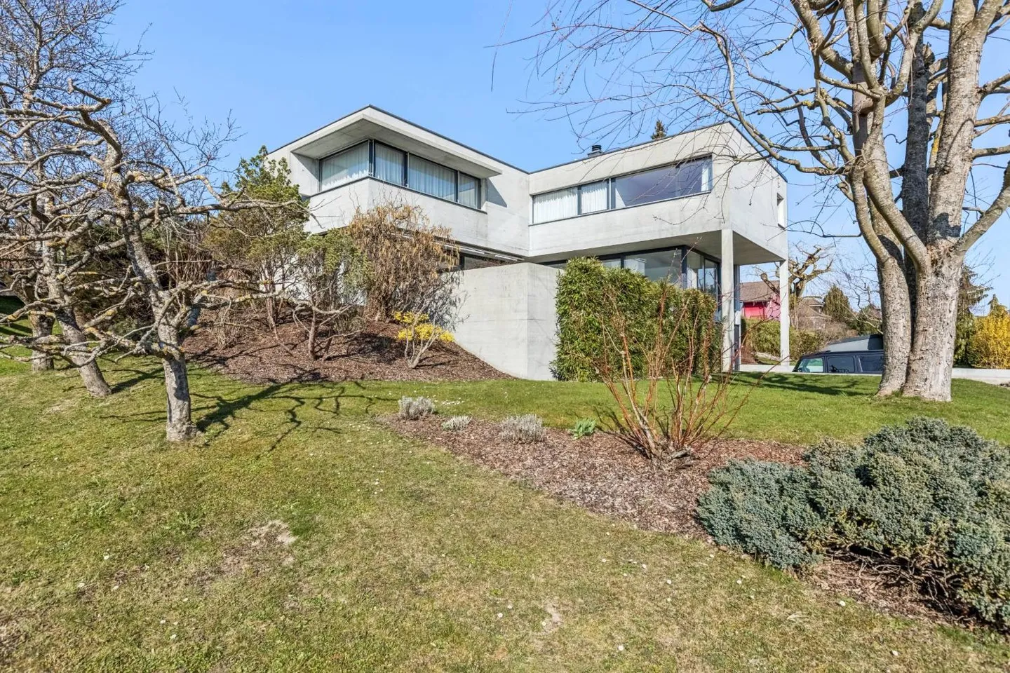 Villa 7,5 Zimmer - Foto 1 von 13