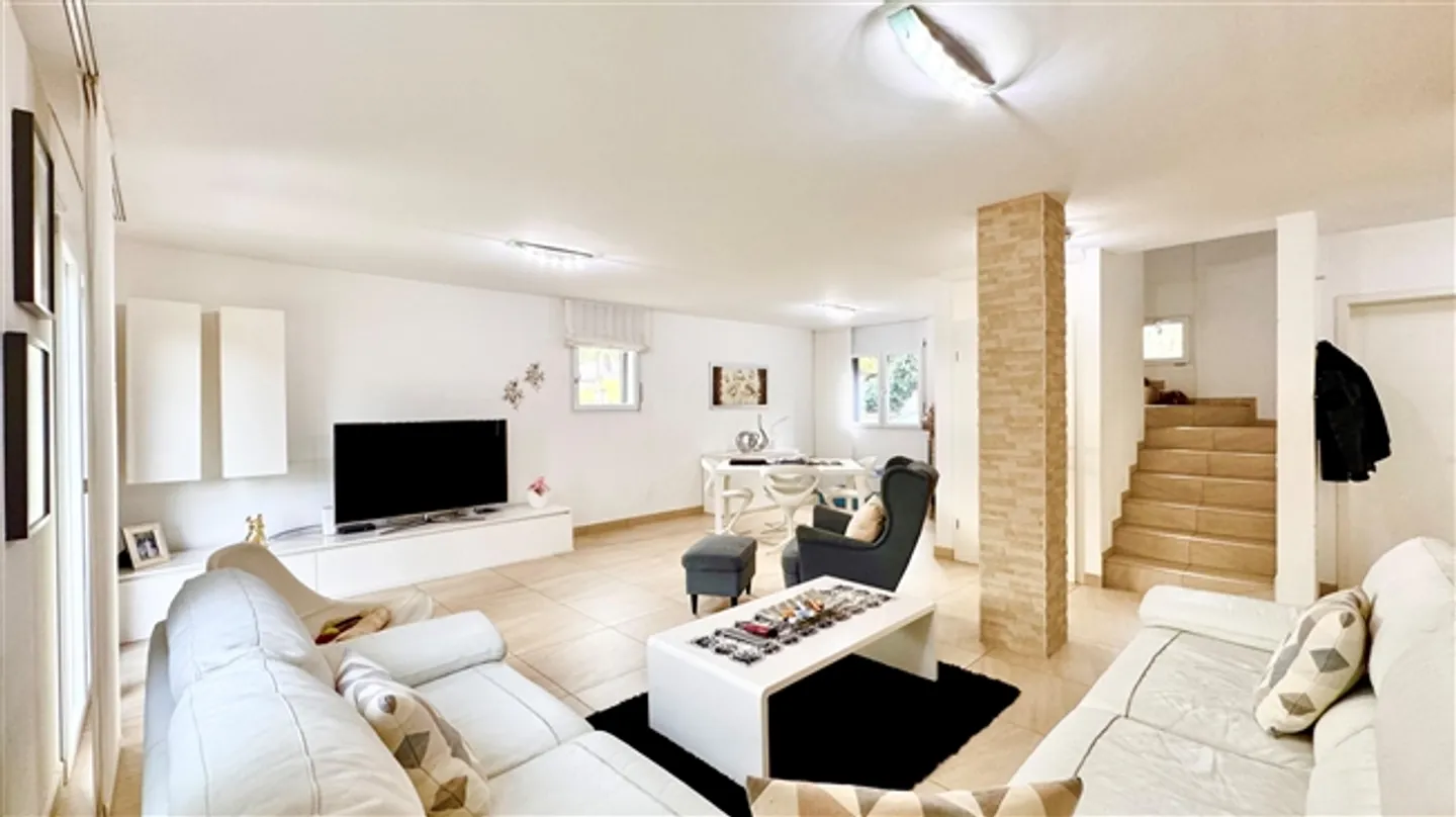 SINGLE FAMILY HOUSE 6.5 ROOMS - COVERED VERANDA - 4 PARKING SPACES - Photo 8 of 20