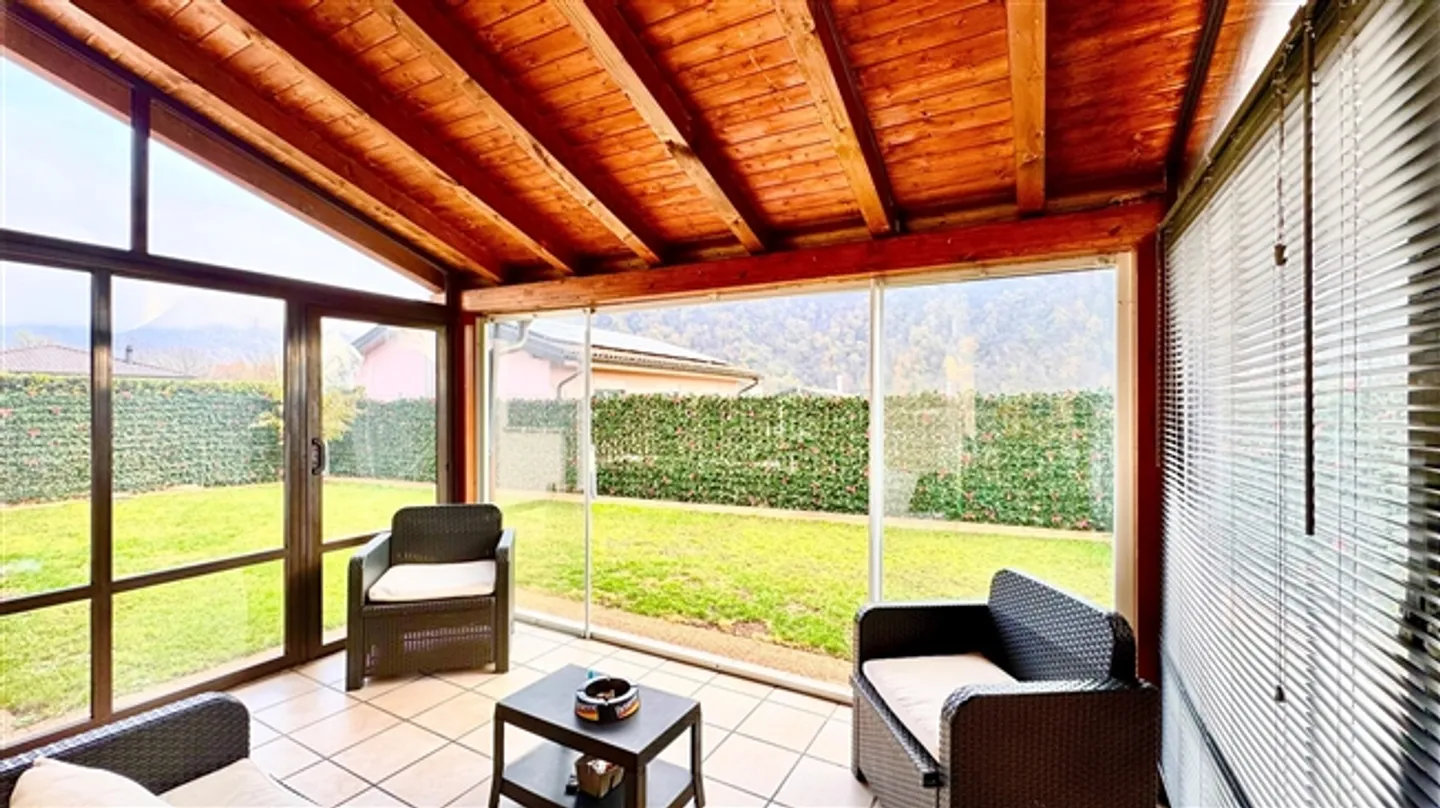 SINGLE FAMILY HOUSE 6.5 ROOMS - COVERED VERANDA - 4 PARKING SPACES - Photo 4 of 20