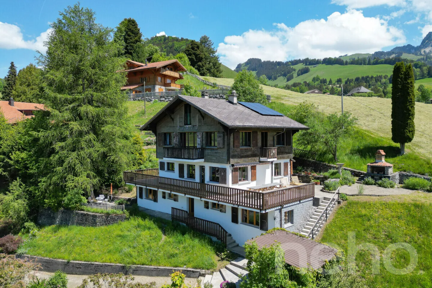 Charming House with Mountain View - Photo 11 of 12