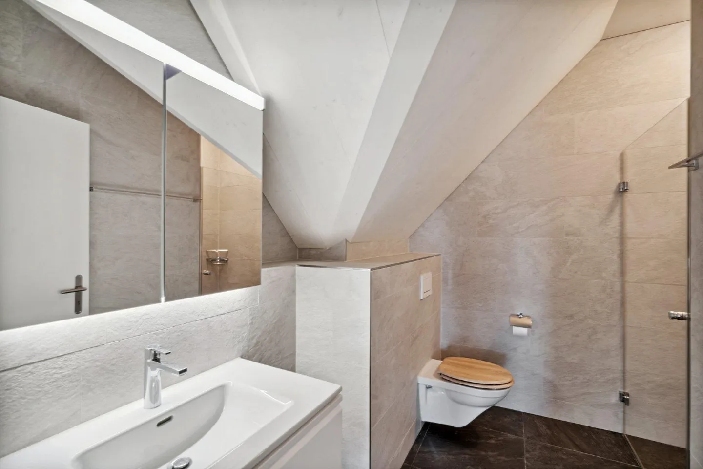 Charming apartment with balcony is looking for you! - Photo 3 of 7