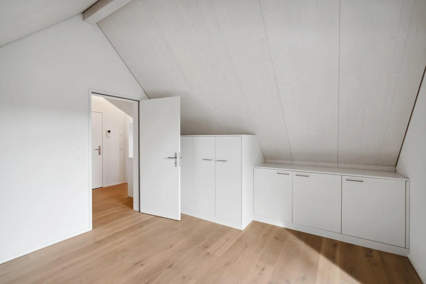 Charming apartment with balcony is looking for you! - Photo 5 of 7