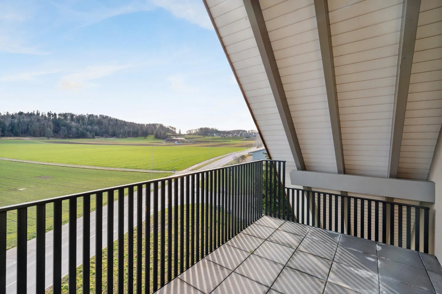 Charming apartment with balcony is looking for you! - Photo 7 of 7