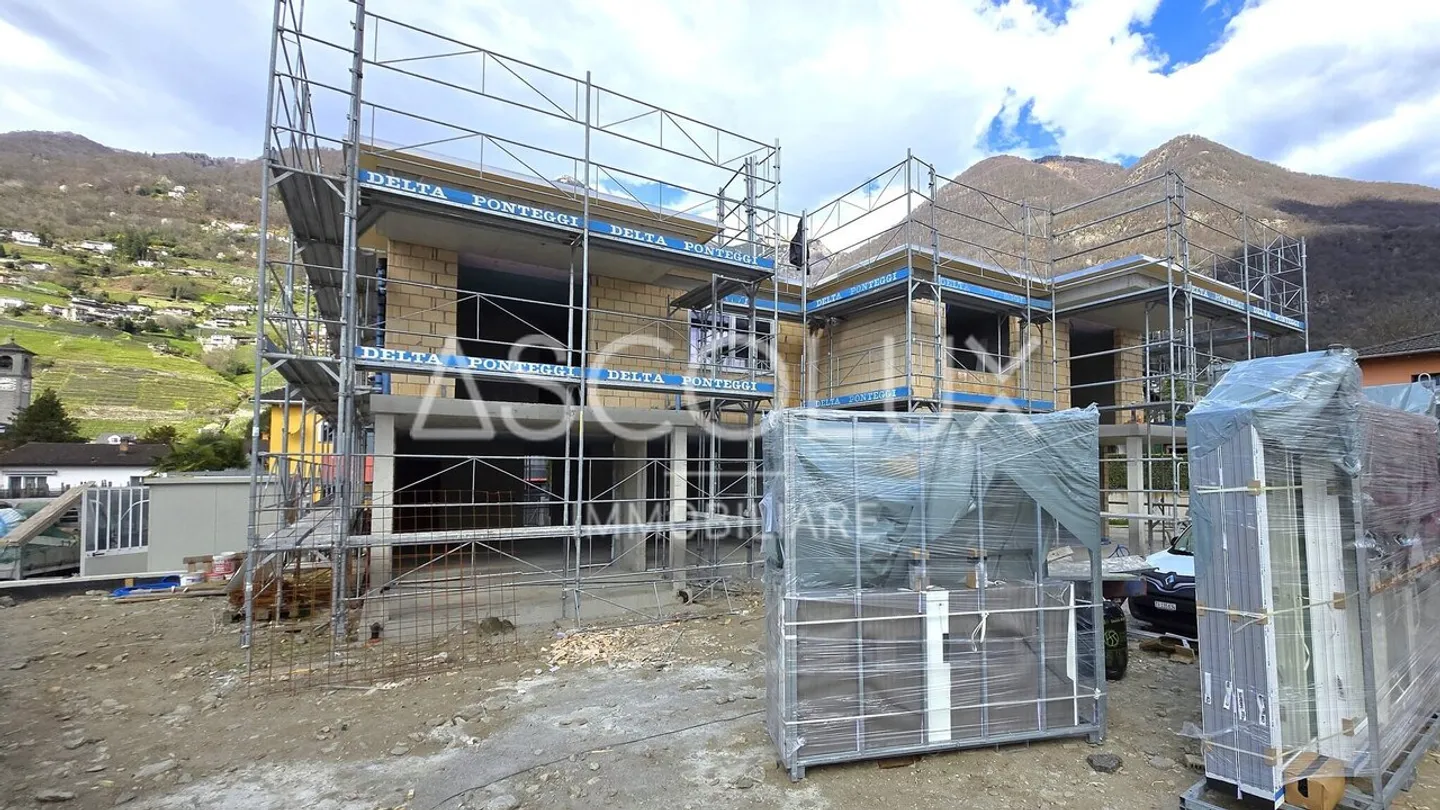 Row house for sale - Photo 4 of 13