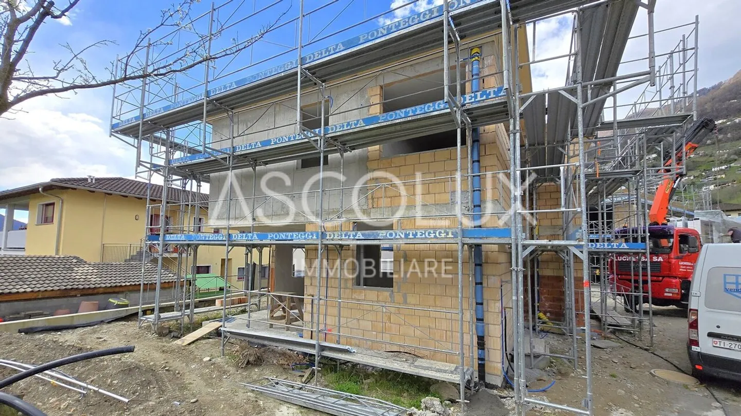 Row house for sale - Photo 6 of 13