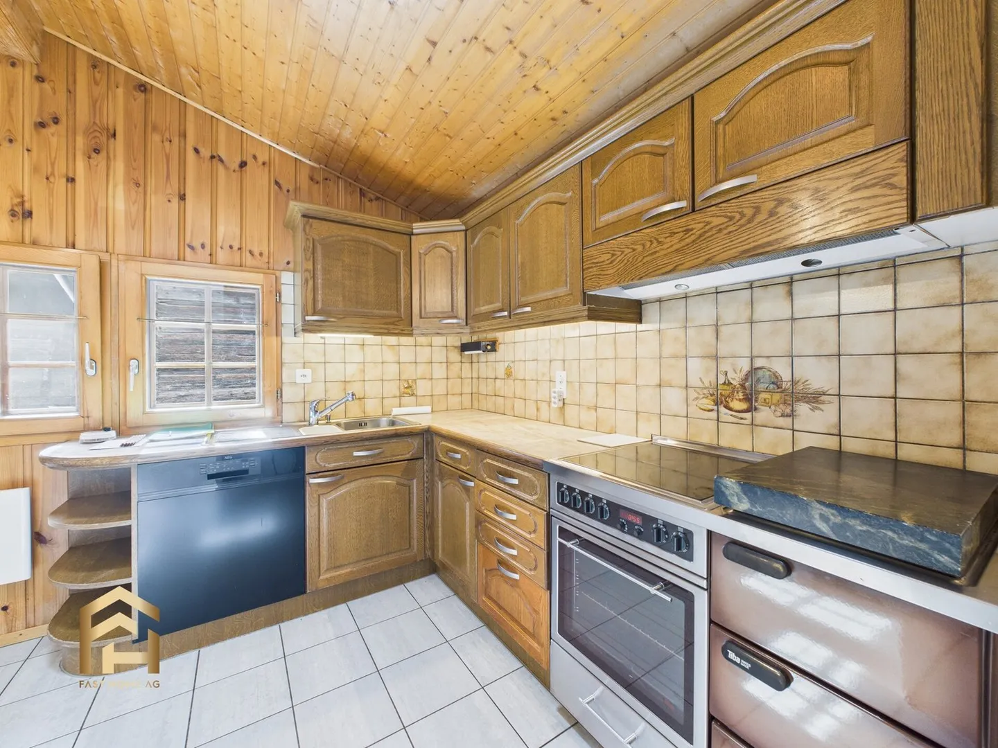 4.5-room apartment with studio and development potential in the heart of Naters - Photo 2 of 13