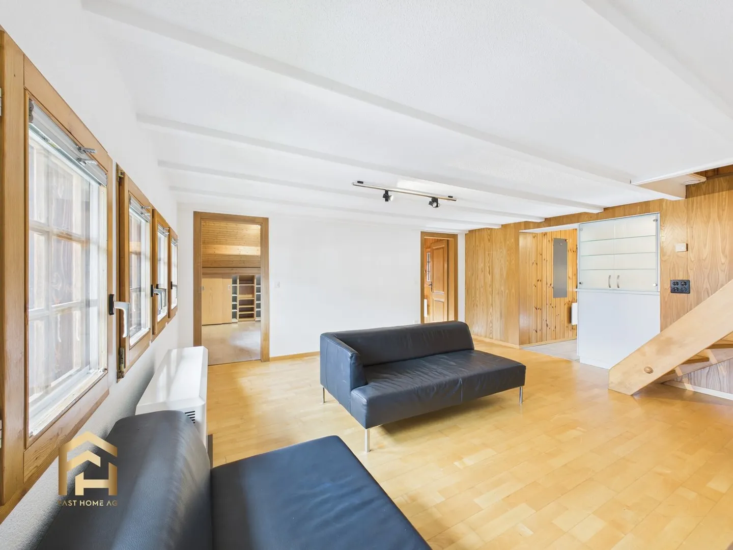 4.5-room apartment with studio and development potential in the heart of Naters - Photo 4 of 13