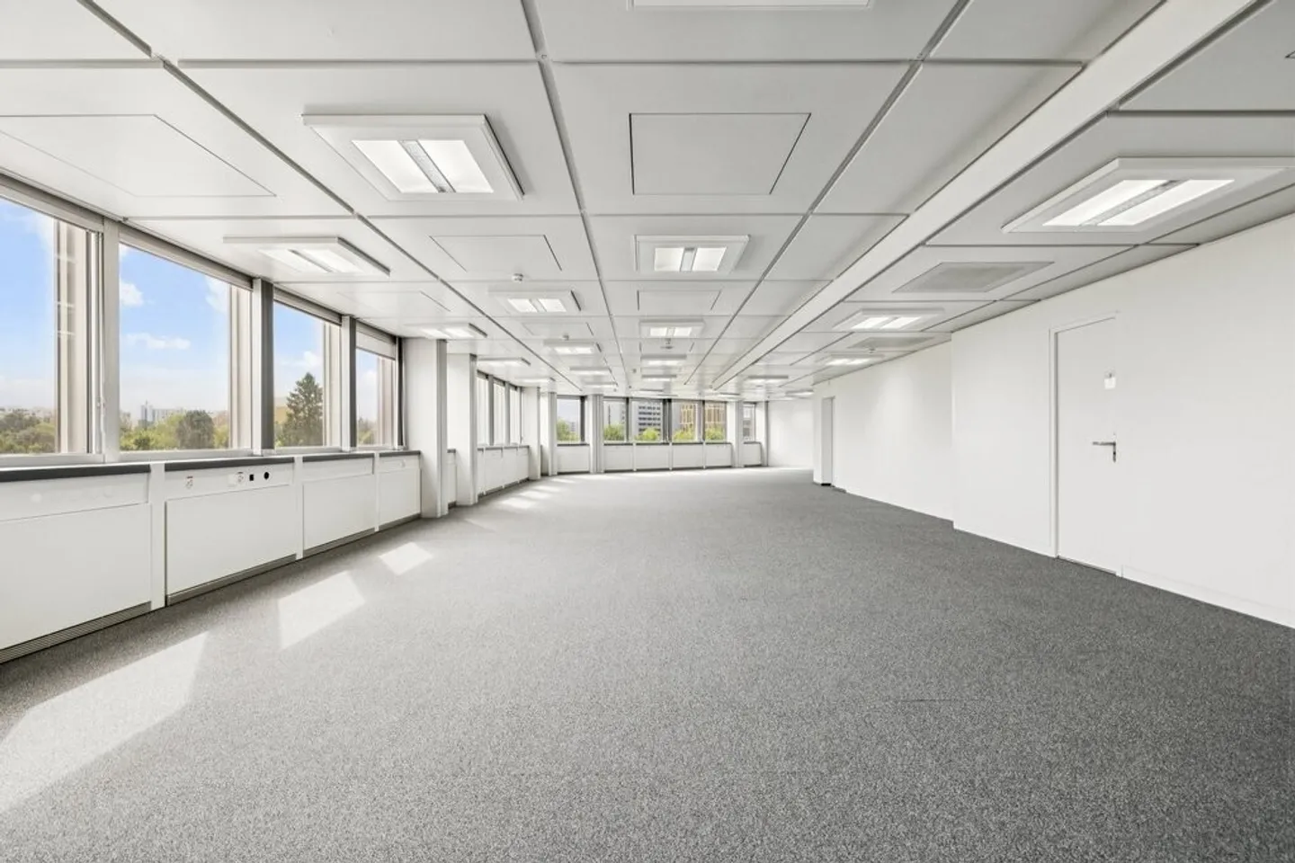 Renovated office space of 730 m2 on the 4th floor - Photo 6 of 10