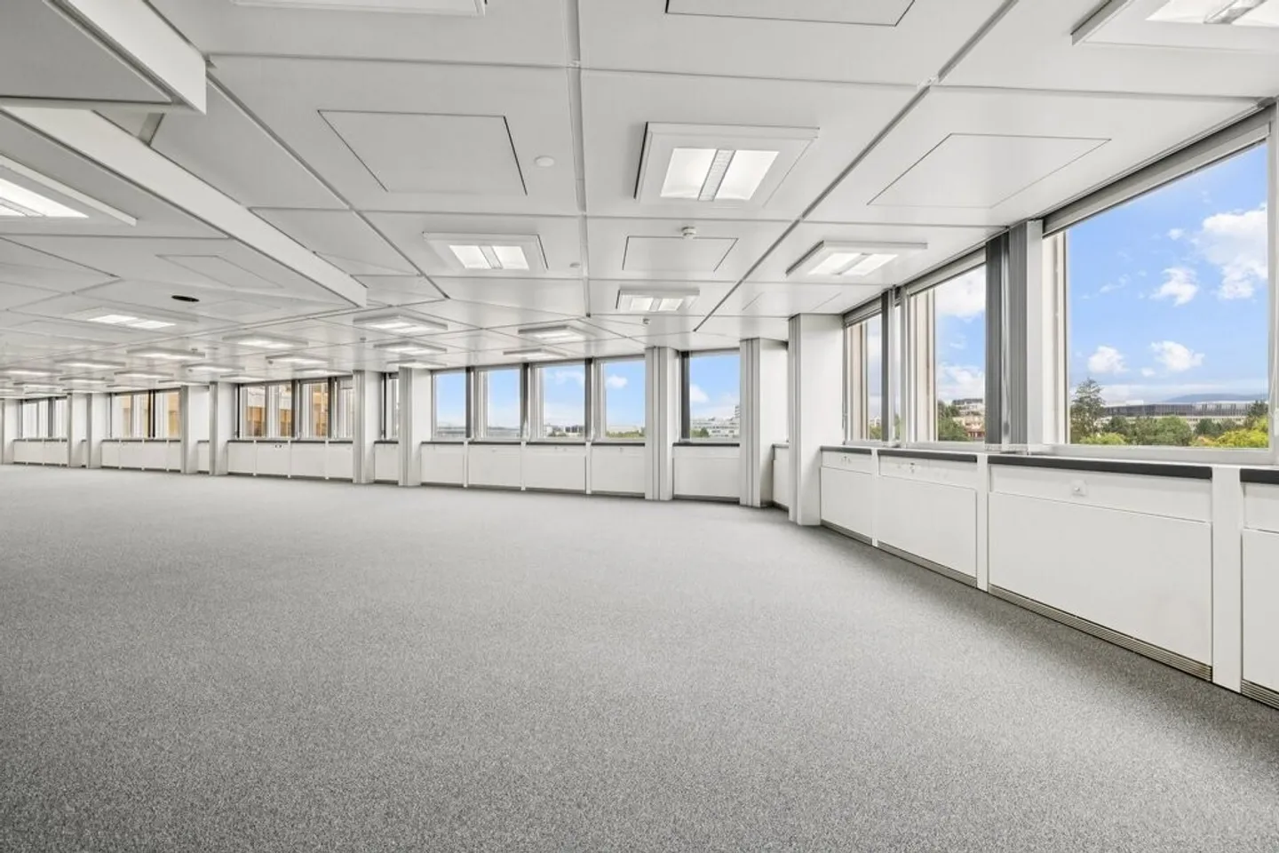 Renovated office space of 730 m2 on the 4th floor - Photo 5 of 10