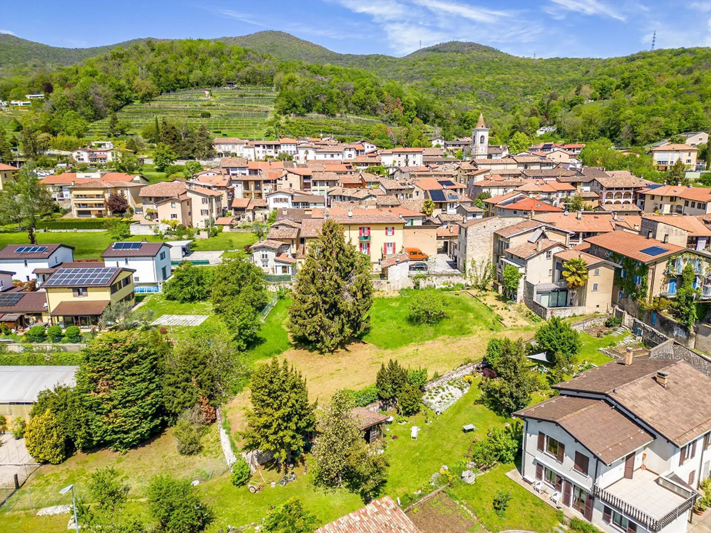 Terreno edificabile soleggiato ad Arzo - Foto 4 di 5