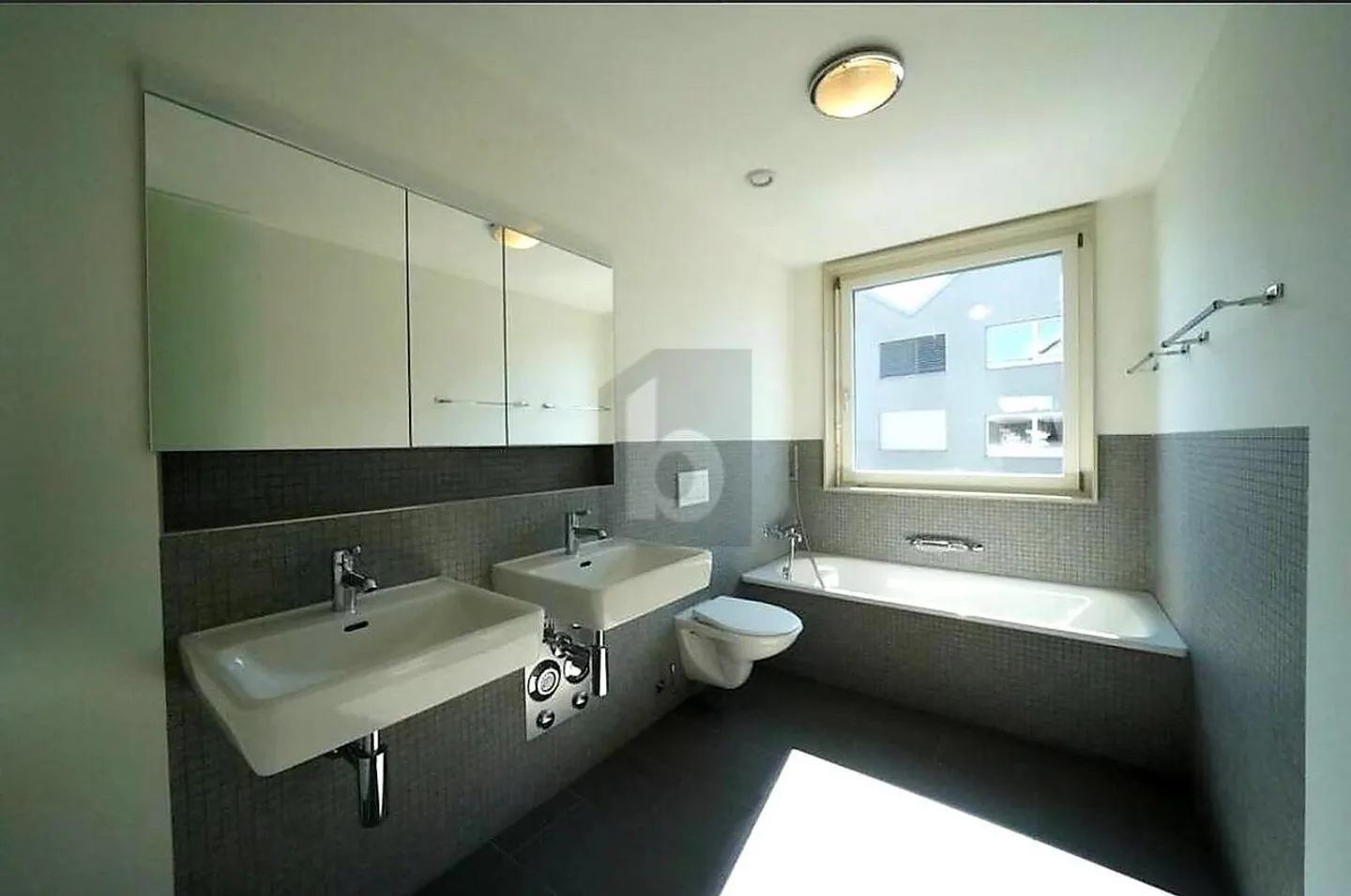 Family-Friendly and Spacious - Photo 3 of 6