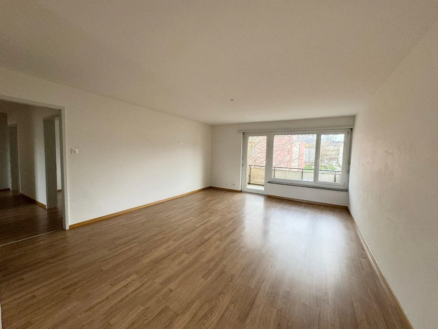Spacious 5.5-room apartment with balcony in St. Gallen - Photo 4 of 10