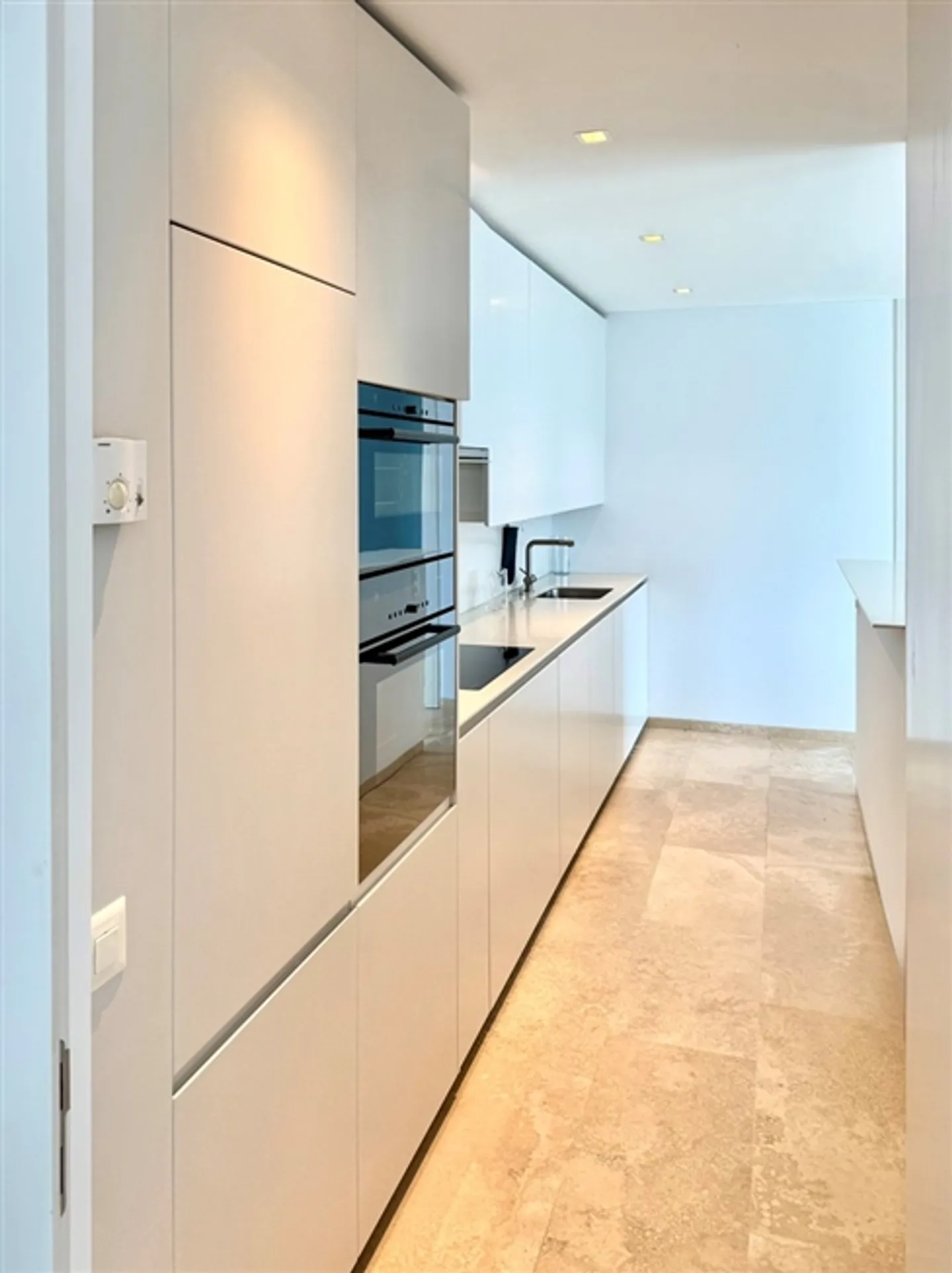 «LUXURIÖSE WOHNUNG MIT TEILWEISEM SEEBLICK – ZWEITWOHNUNG» - Foto 5 von 16