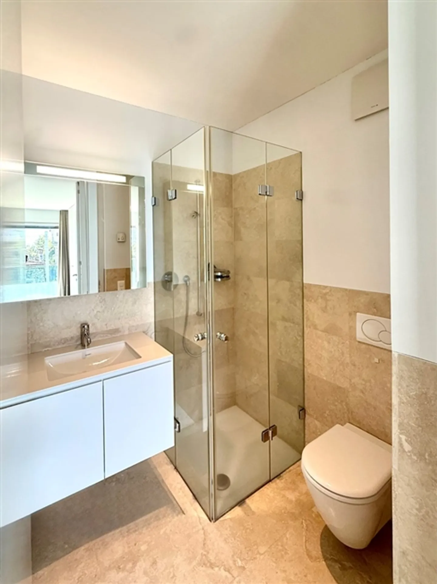 «LUXURIÖSE WOHNUNG MIT TEILWEISEM SEEBLICK – ZWEITWOHNUNG» - Foto 7 von 16