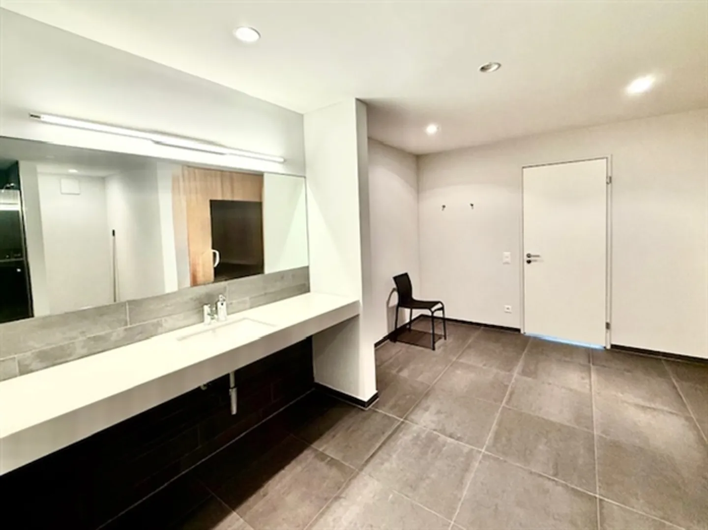 «LUXURIÖSE WOHNUNG MIT TEILWEISEM SEEBLICK – ZWEITWOHNUNG» - Foto 14 von 16