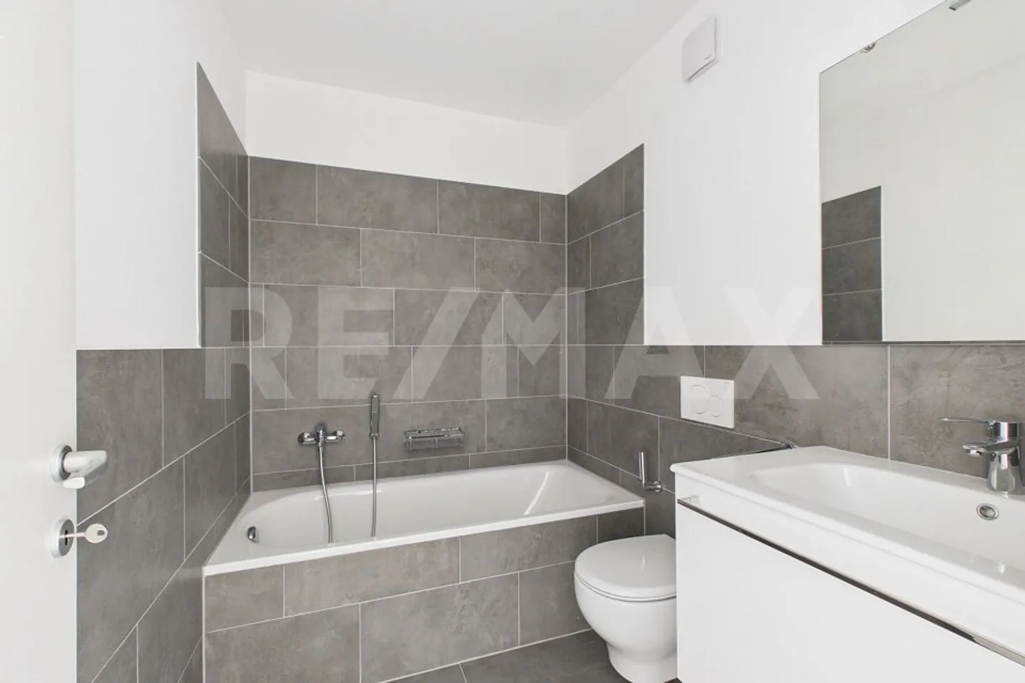 New Residence "Tre Noci" Modern 2 1/2 to 4 1/2 Room Apartments - Photo 8 of 13