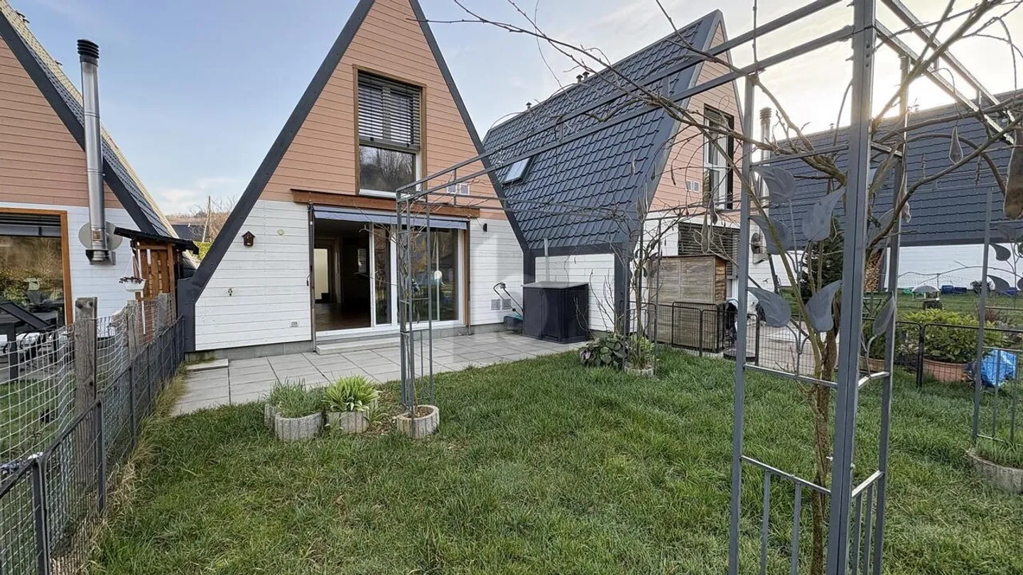 Stepped house for sale - Photo 2 of 6