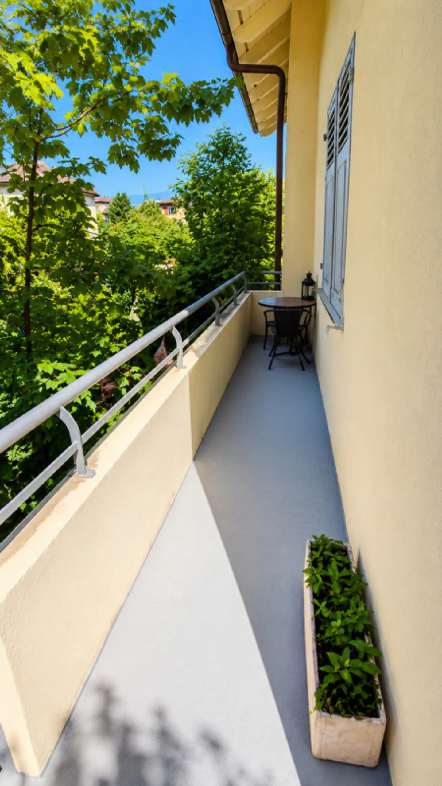 Superba villa indipendente con 2 appartamenti disponibile, trasformata in un grande studio - Foto 16 di 41