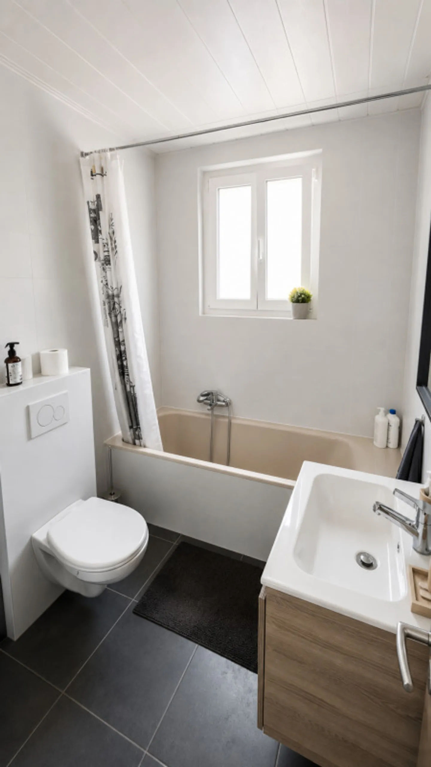 Superba villa indipendente con 2 appartamenti disponibile, trasformata in un grande studio - Foto 15 di 41