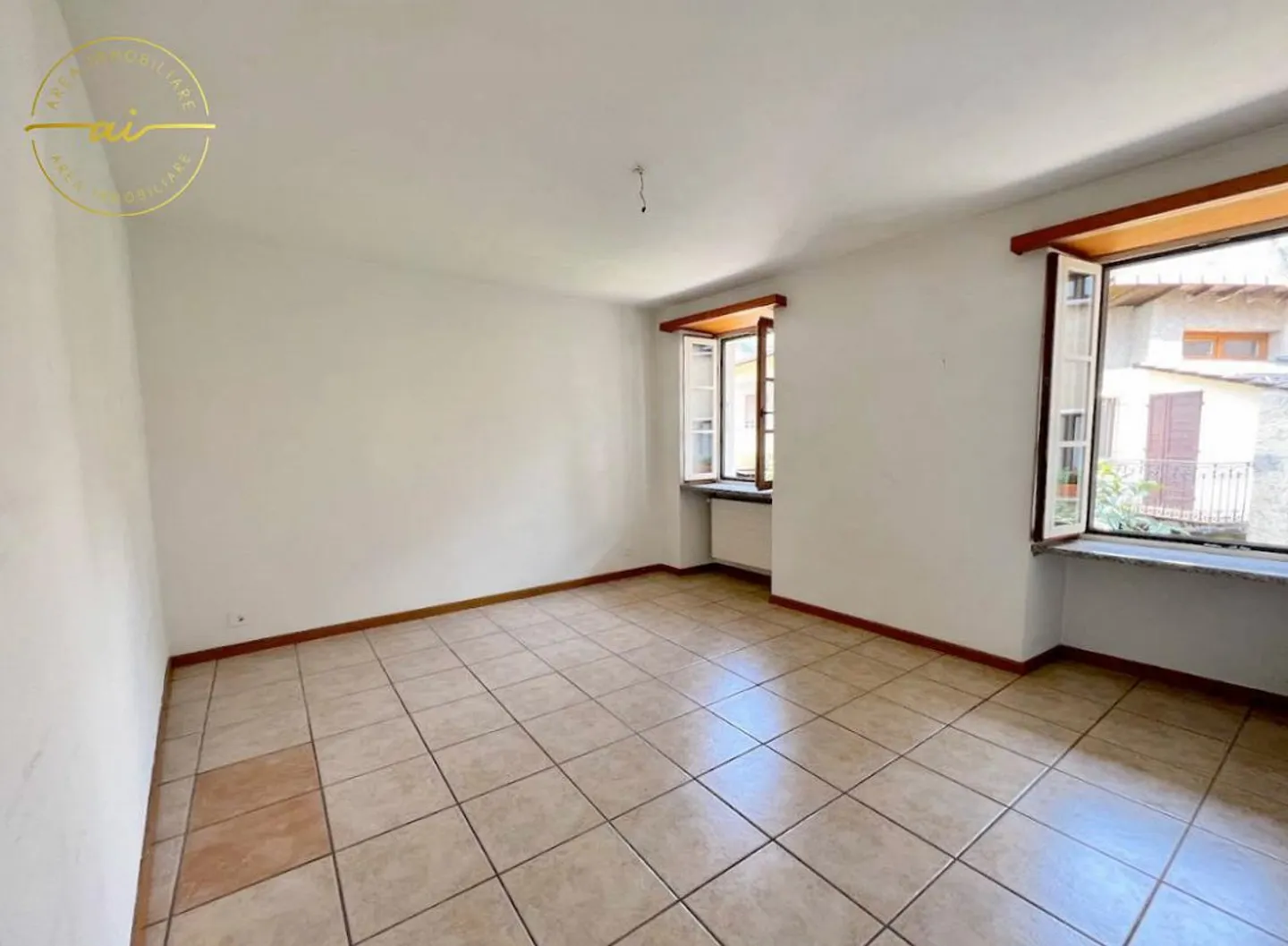 2.5-ROOM APARTMENT IN THE NUCLEO OF CAGIALLO - Photo 2 of 7