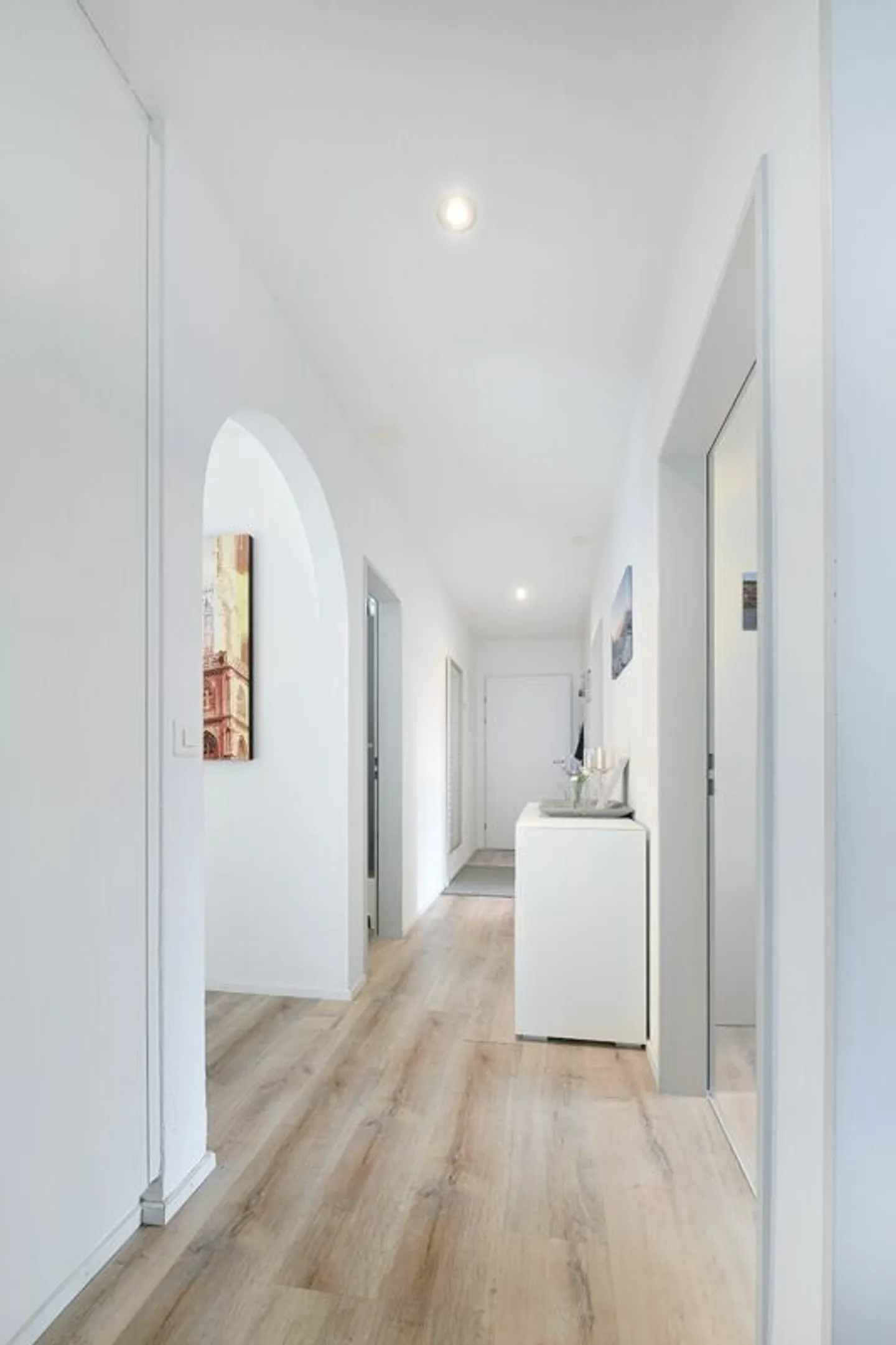 Appartamento giardino 4,5 locali con sala hobby e 2 posti auto nel garage sotterraneo - Foto 4 di 11