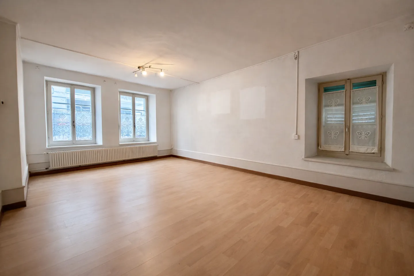 Stadthaus zum Verkauf - Foto 1 von 7