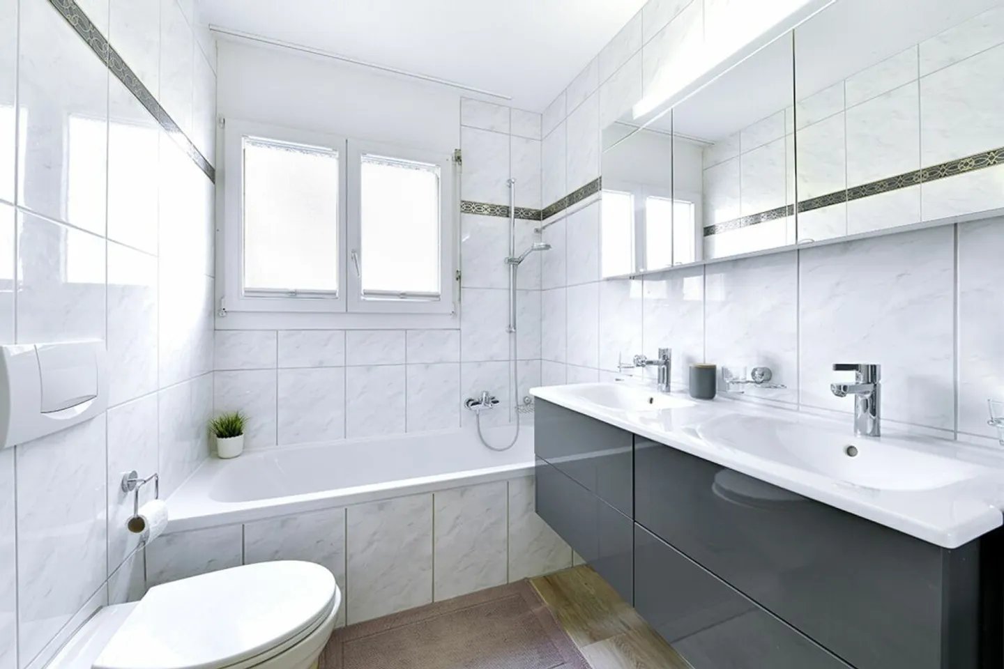 Appartamento giardino 4,5 locali con sala hobby e 2 posti auto nel garage sotterraneo - Foto 8 di 11