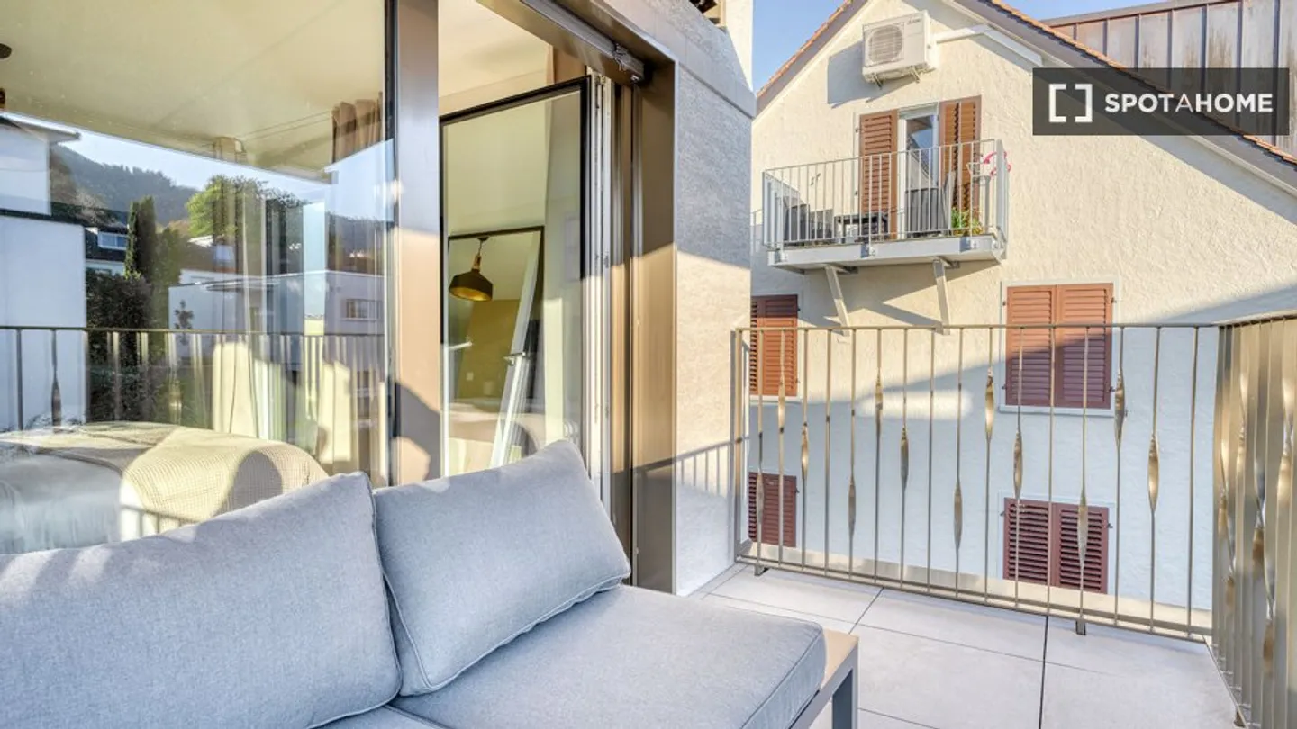 Entdecke, besichtige und miete dein neues Zuhause online mit vollem Vertrauen. - Foto 2 von 18