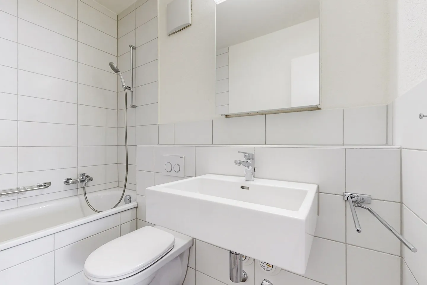 RENT WITHOUT DEPOSIT - Central, modern and flooded with light - Photo 5 of 5