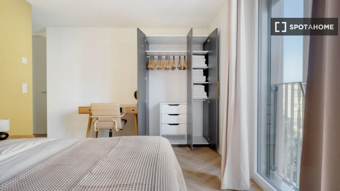 Entdecke, besichtige und miete dein neues Zuhause online mit vollem Vertrauen. - Foto 13 von 18