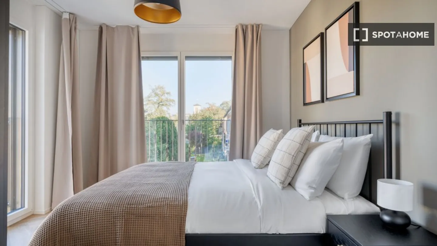 Entdecke, besichtige und miete dein neues Zuhause online mit vollem Vertrauen. - Foto 15 von 18