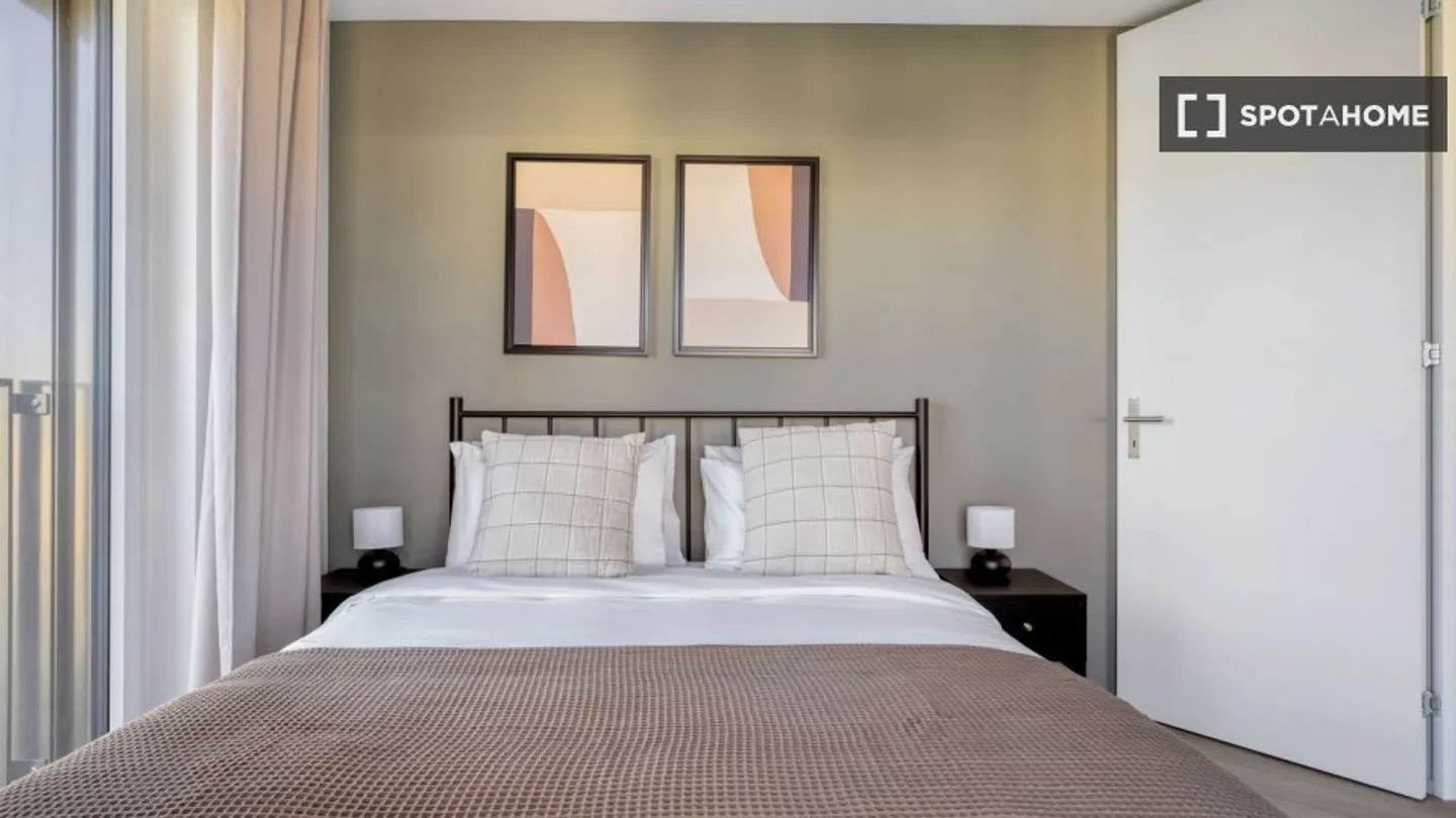 Entdecke, besichtige und miete dein neues Zuhause online mit vollem Vertrauen. - Foto 16 von 18