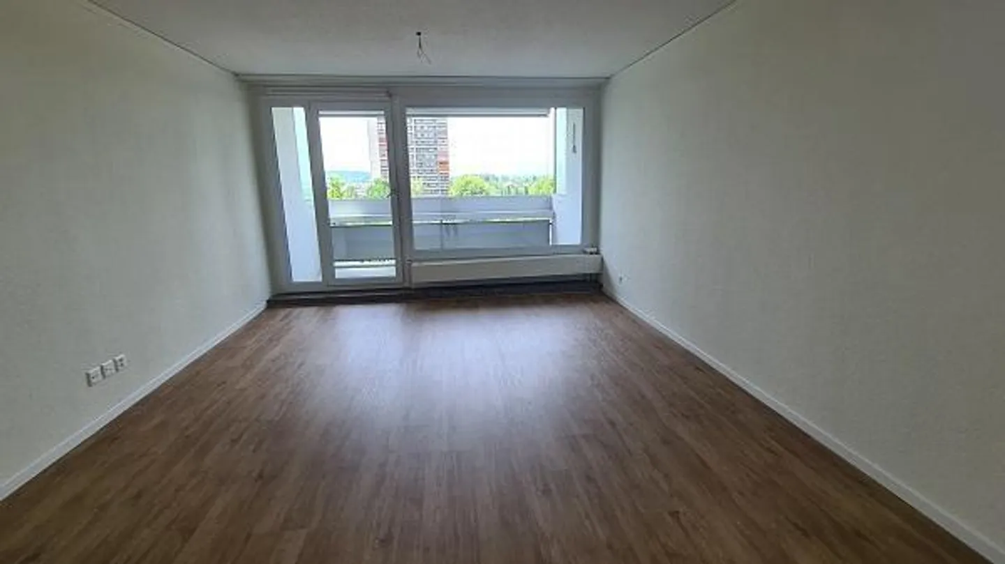 Geräumige Wohnung mit Balkon - Foto 3 von 9