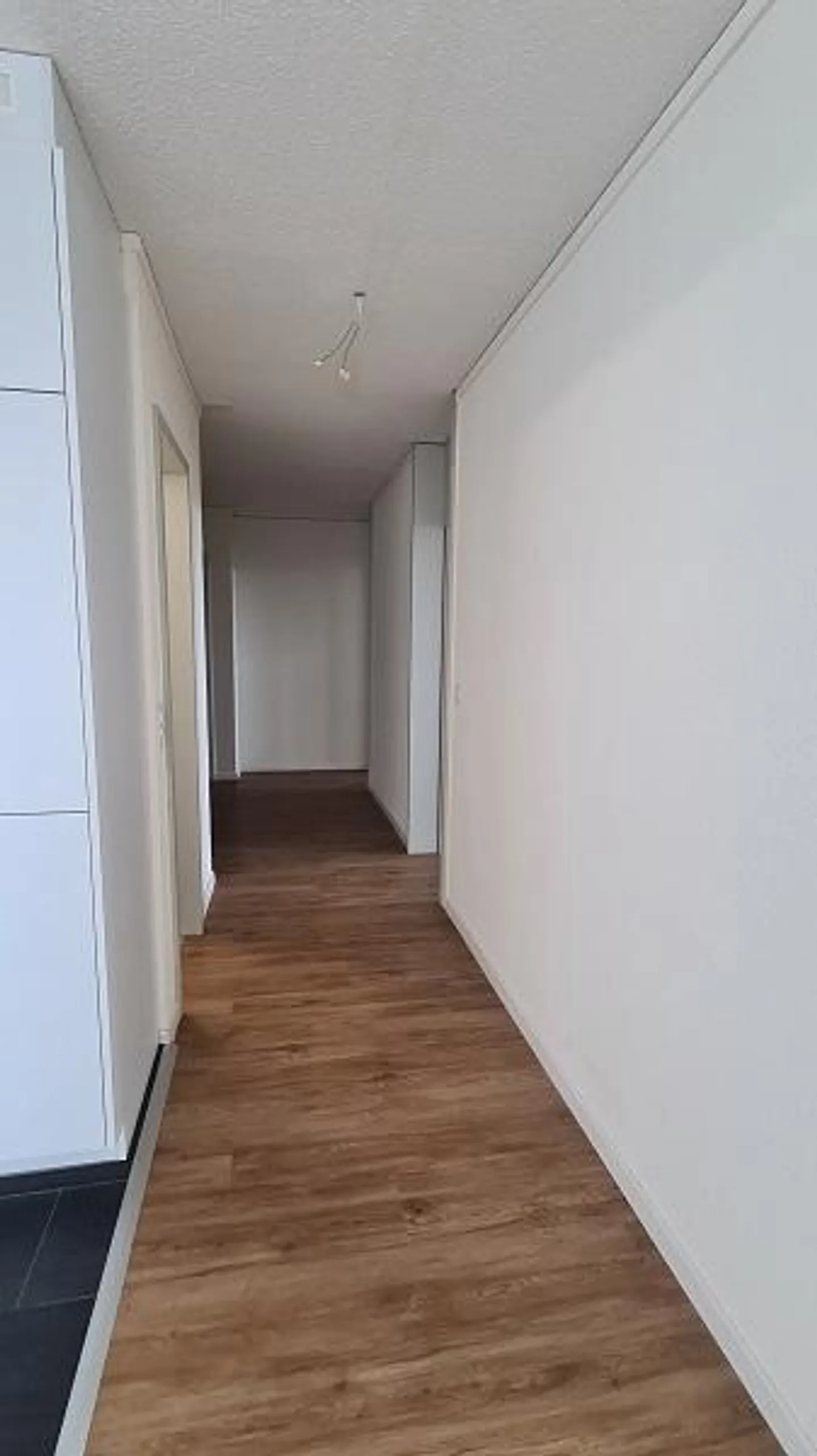 Geräumige Wohnung mit Balkon - Foto 6 von 9