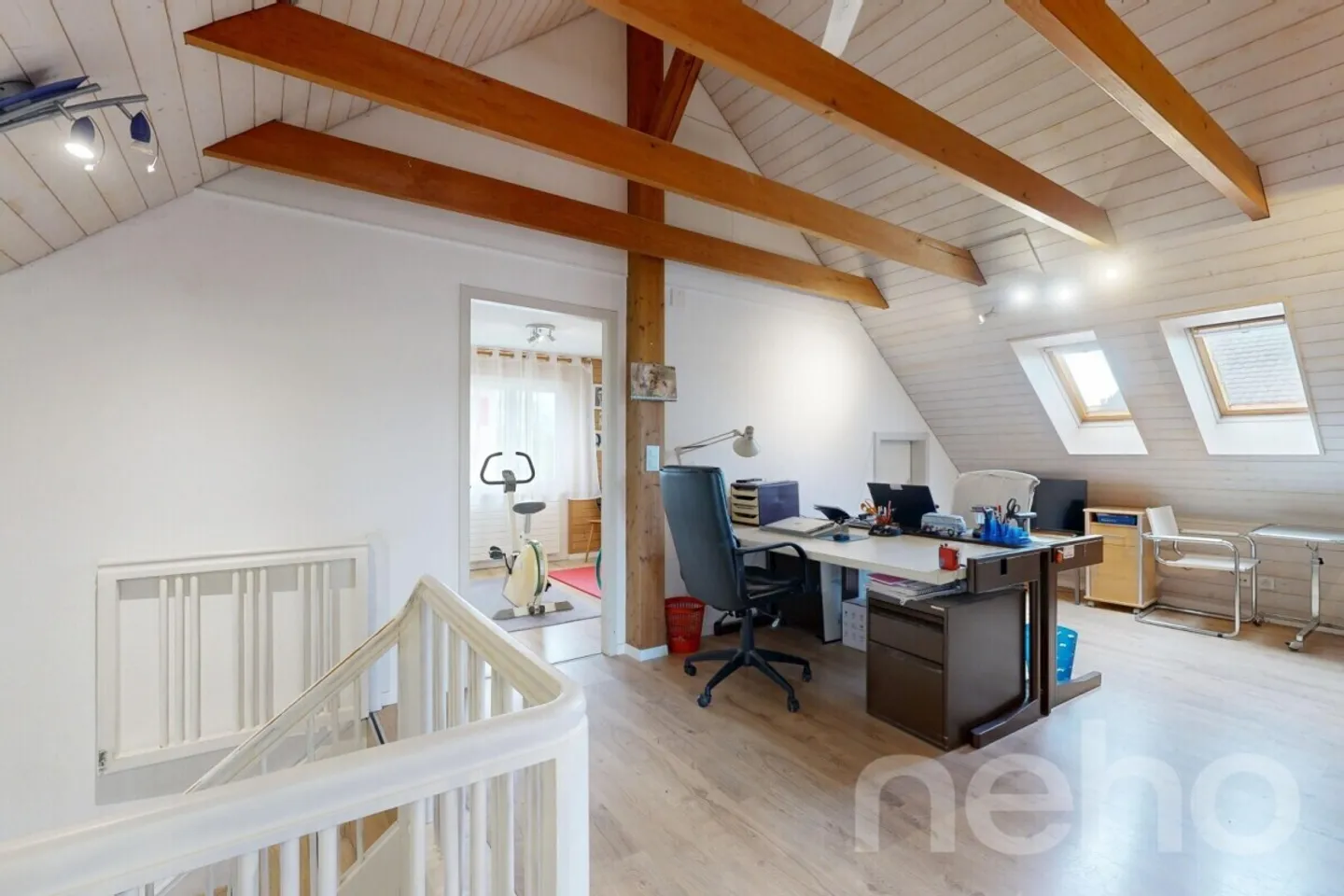 Well-maintained 5.5-room single-family home with beautiful garden in Niederuzwil - Photo 8 of 12
