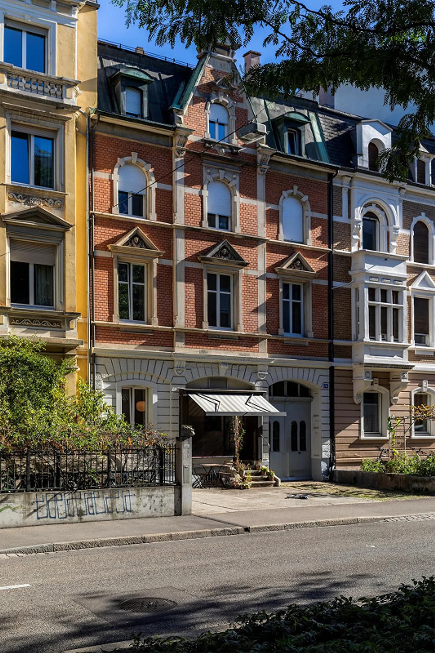 Characterful Townhouse with Three Apartments and Commercial Spaces - Photo 1 of 12