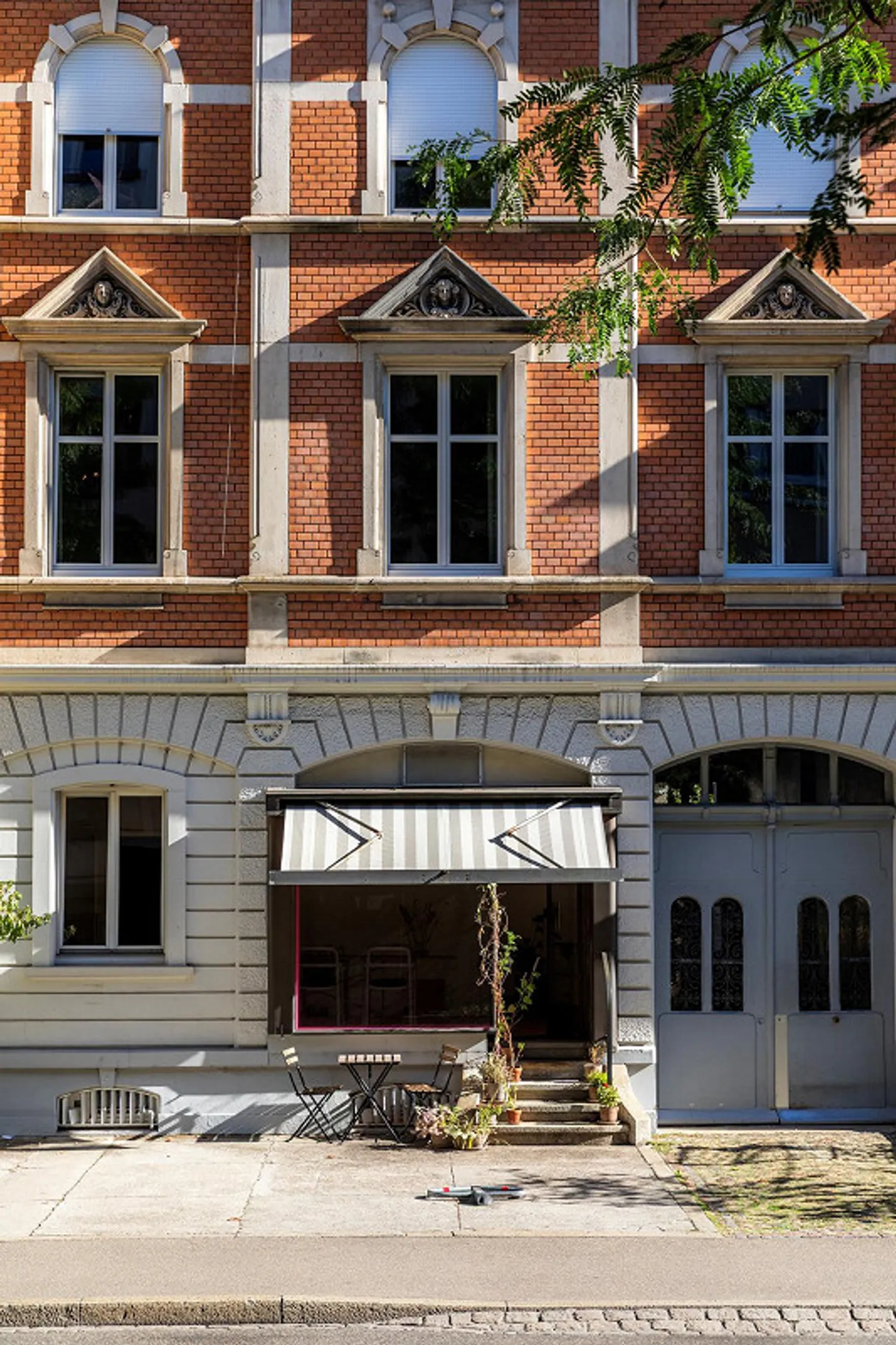 Characterful Townhouse with Three Apartments and Commercial Spaces - Photo 2 of 12