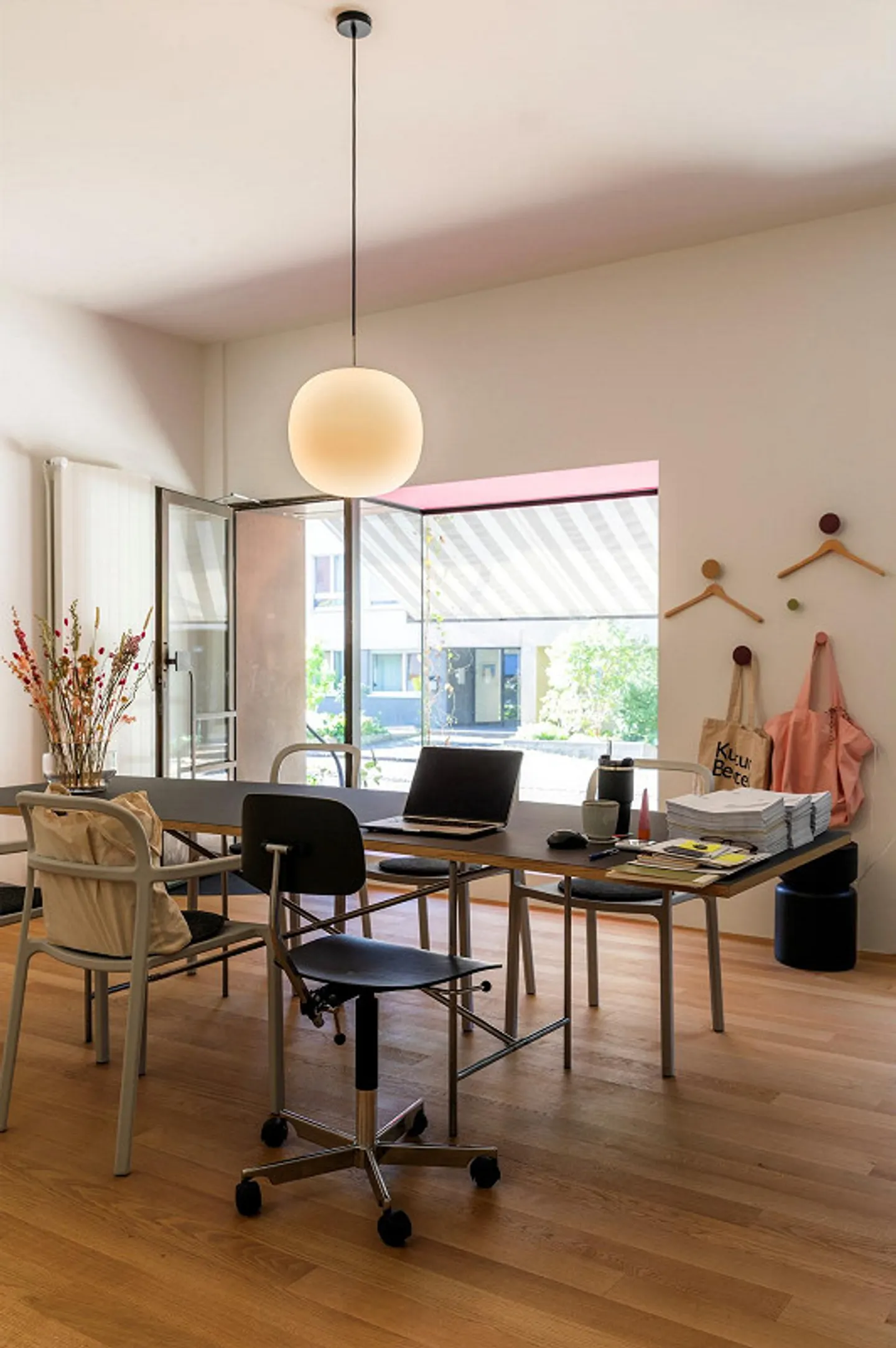 Characterful Townhouse with Three Apartments and Commercial Spaces - Photo 5 of 12