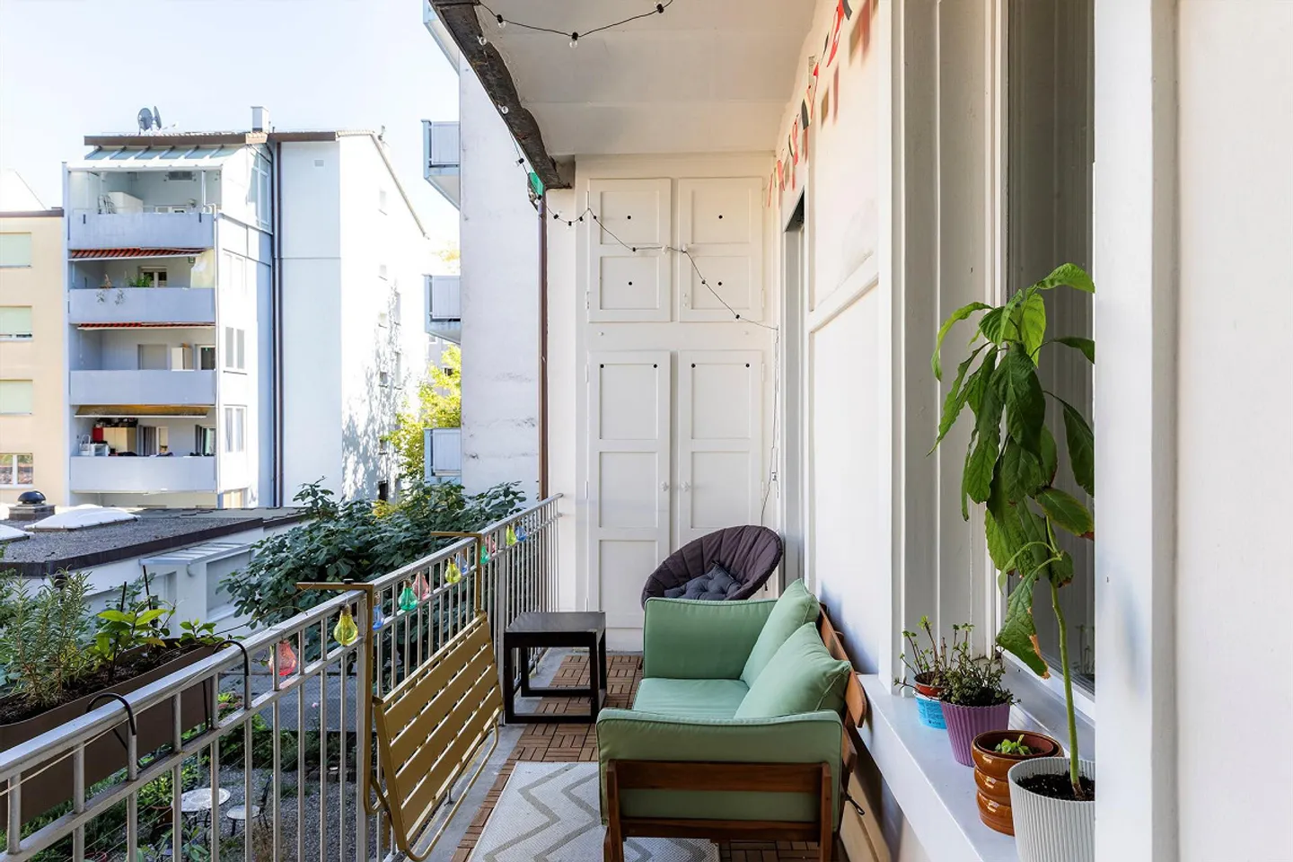 Characterful Townhouse with Three Apartments and Commercial Spaces - Photo 8 of 12