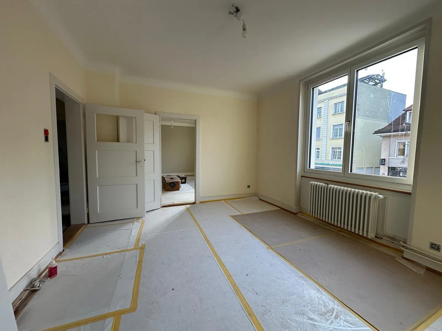 Appartamento d'epoca ristrutturato con grande terrazza nel quartiere Neubad - Foto 6 di 9