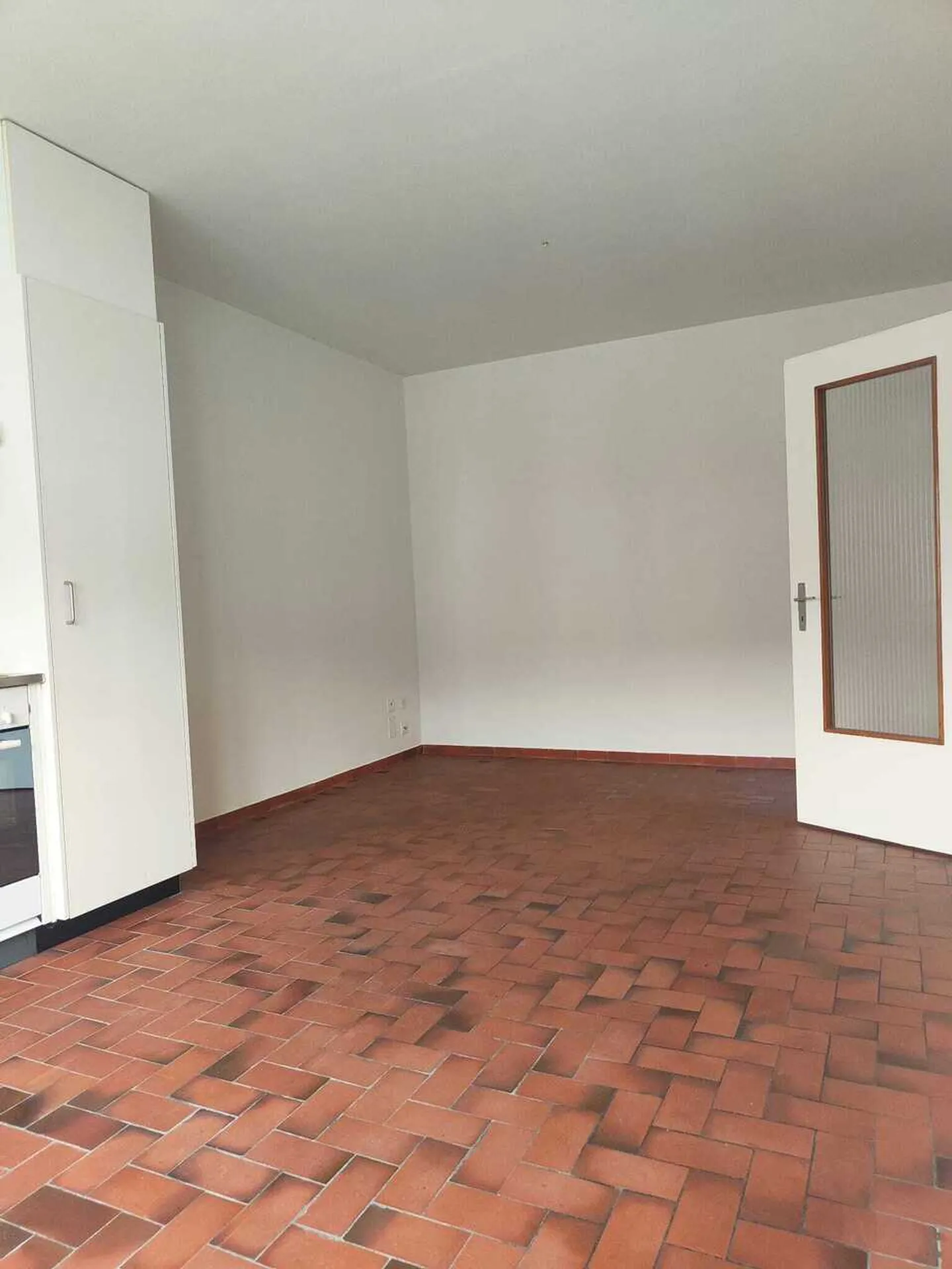 Apartment for rent - Photo 3 of 9