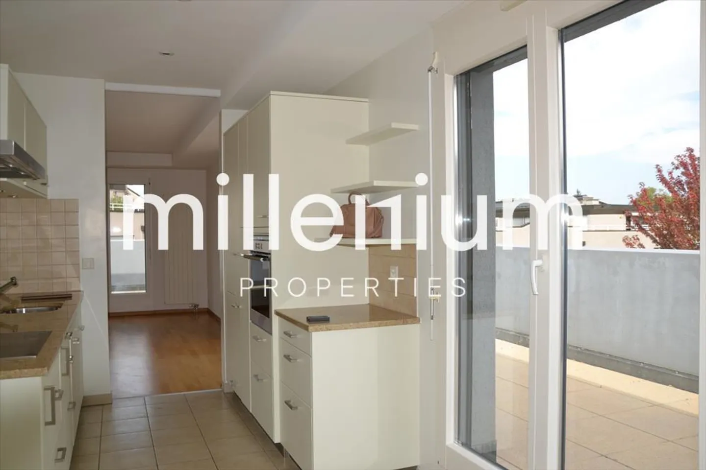 Appartamento attico attraversante senza affacci con terrazza - Foto 6 di 9