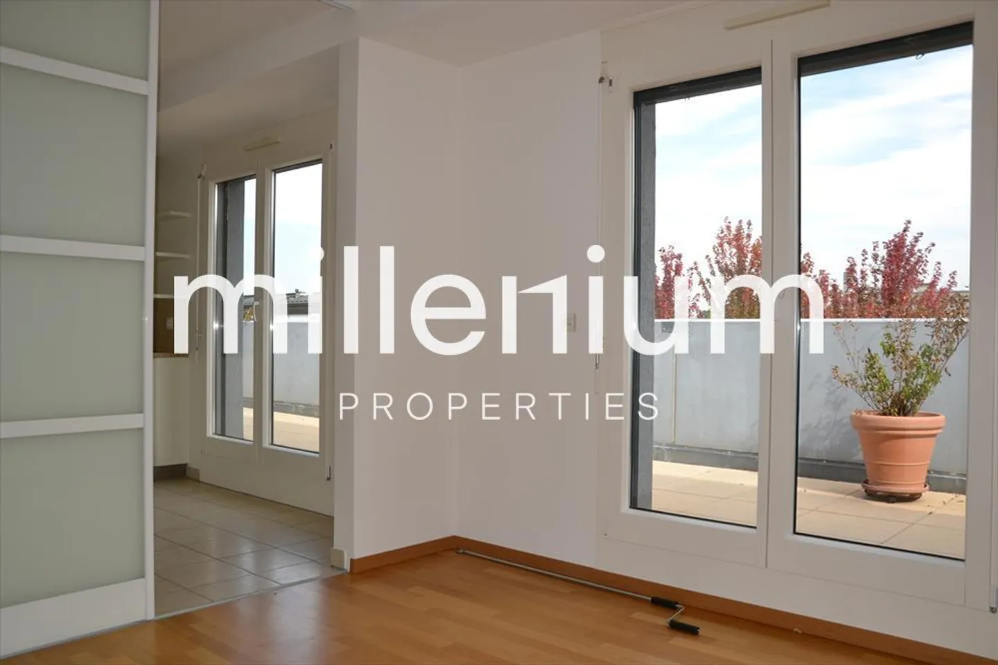 Appartamento attico attraversante senza affacci con terrazza - Foto 5 di 9