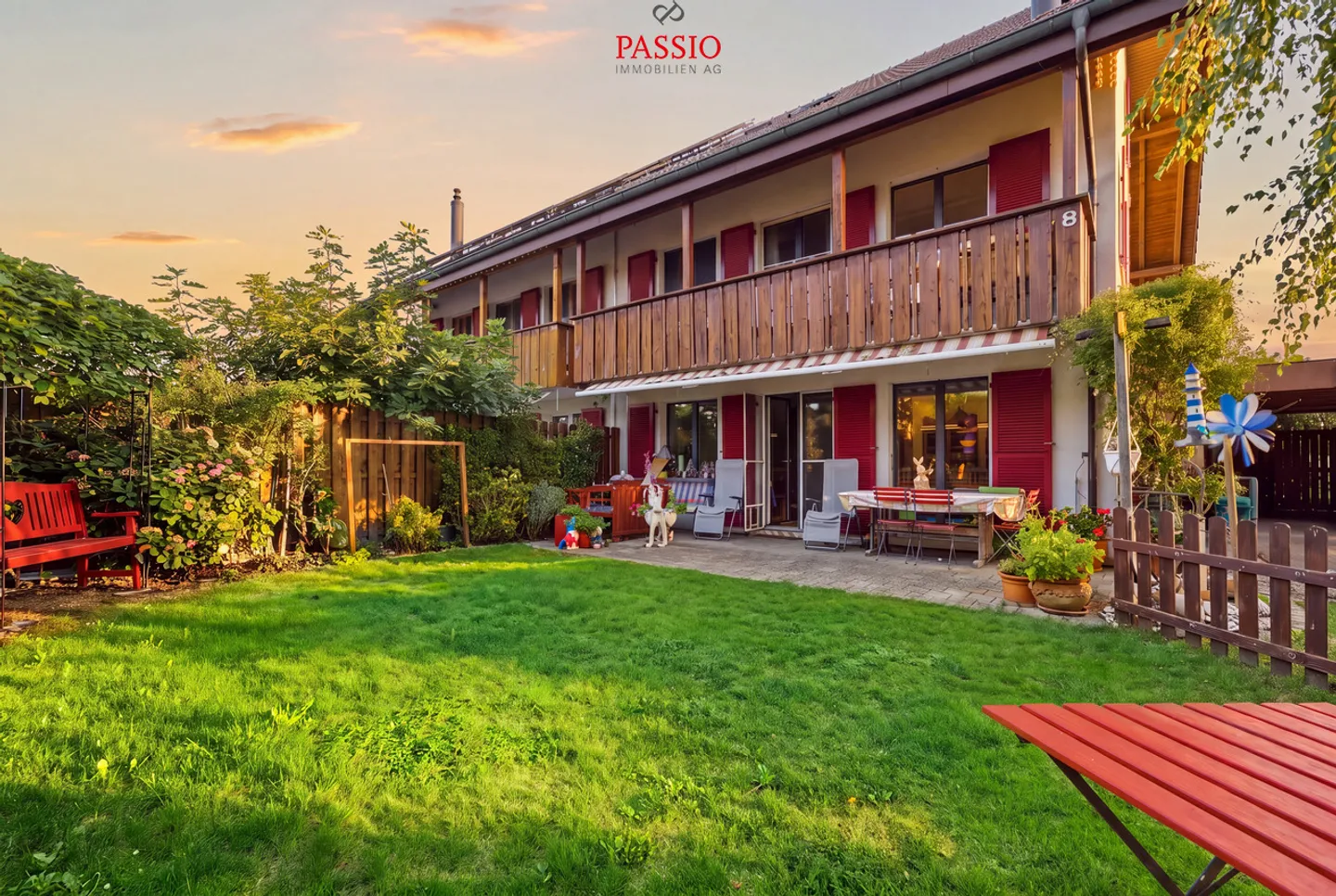 Casa bifamiliare di 6,5 locali con tanto spazio per la famiglia - Foto 2 di 35