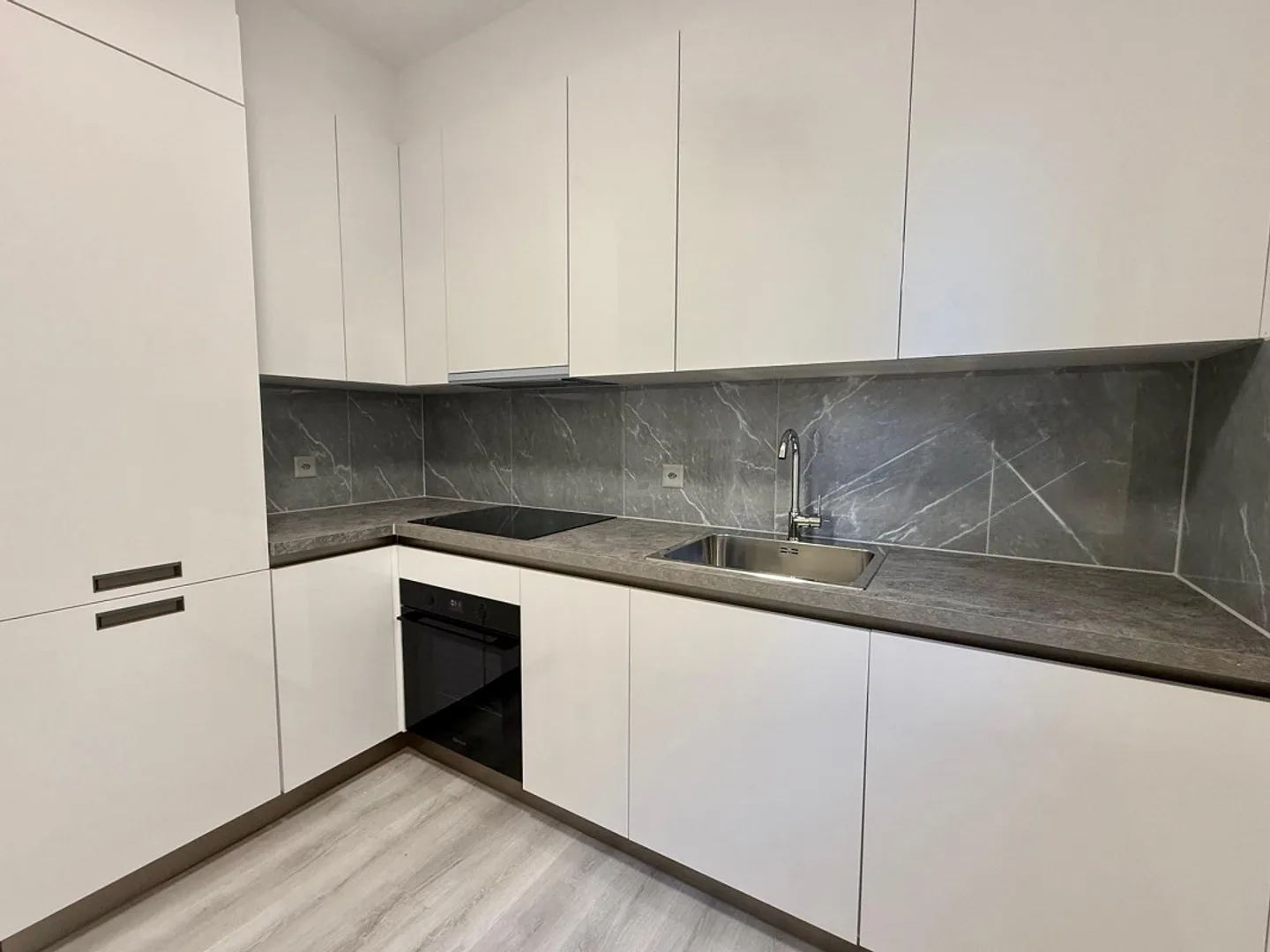 Appartement rénové 2,5 pièces à Mendrisio - PROCHE DE TOUT - Photo 1 sur 7